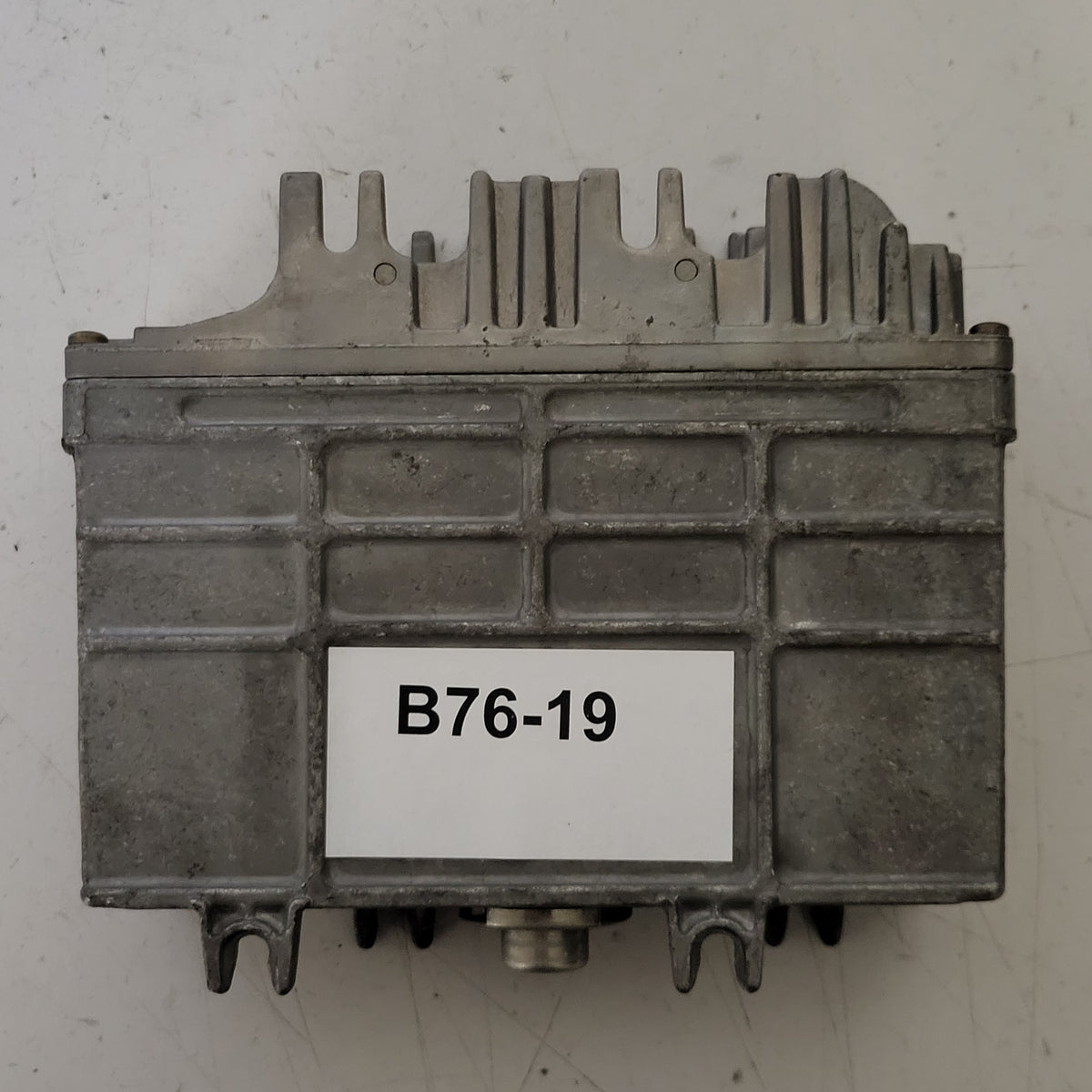 VW LUPO POLO AROSA ECU / 030906027E / 0261203932 / BOSCH - B76-19 - 3