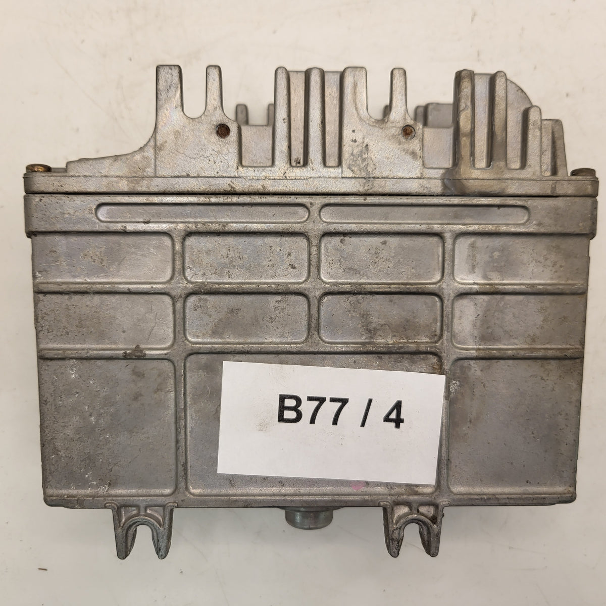 VOLKSWAGEN POLO 6N ECU / 0261203744/745 / 030906026AK / BOSCH - B77-04 - 3