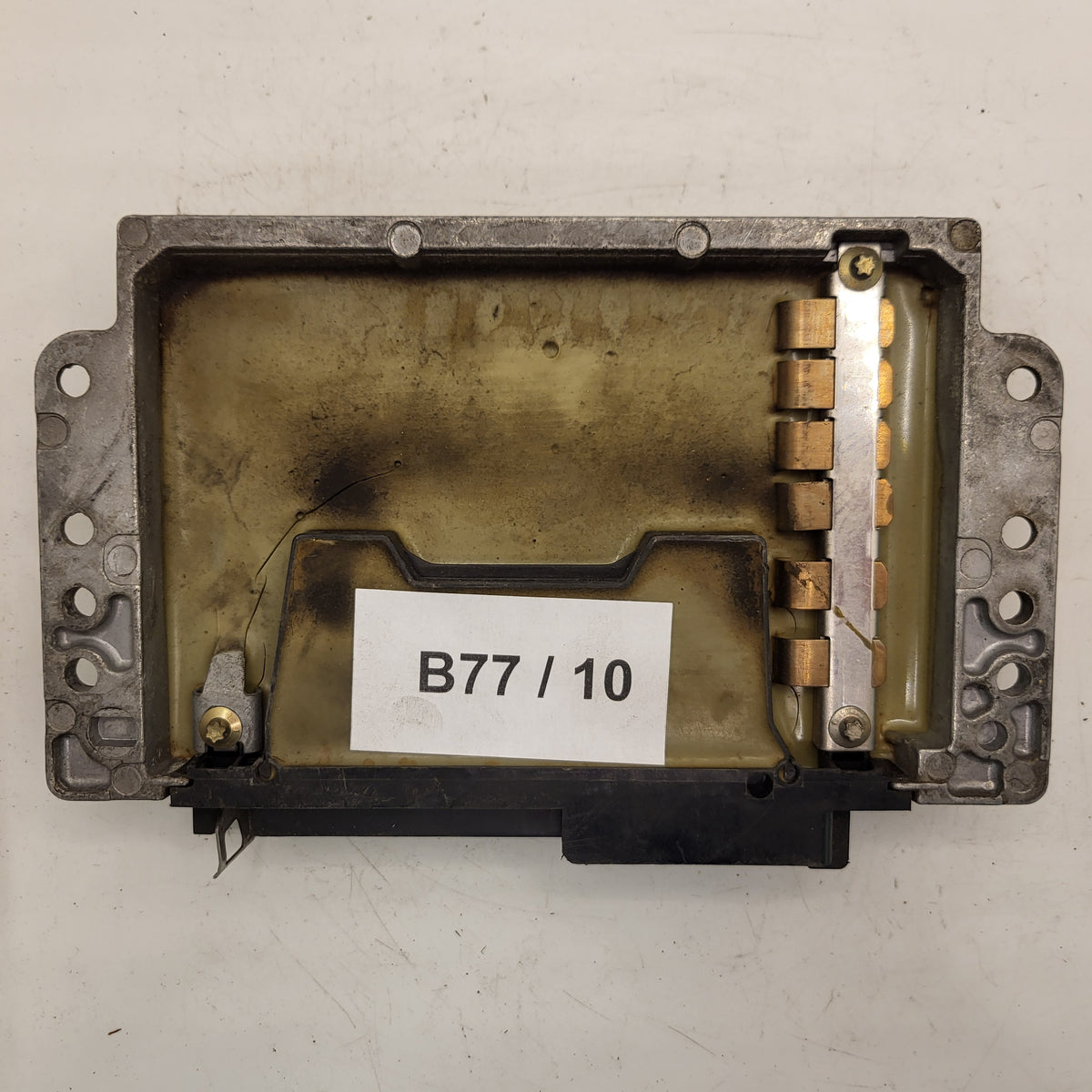 Renault ECU S115303102 / S115303102B / 7700110372 / 7700112340 / HOM7700110372 - B77-10 - 3