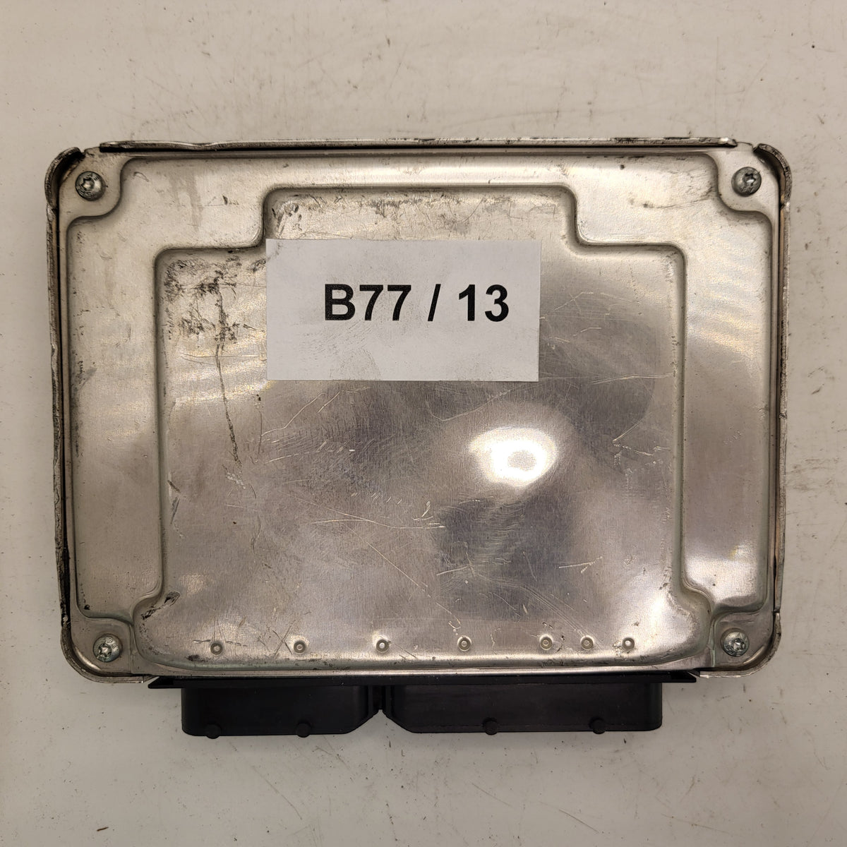 VW AUDI SEAT SKODA ECU / 038906019KE / 0281011201 / EDC15P+ / BOSCH - B77-13 - 3