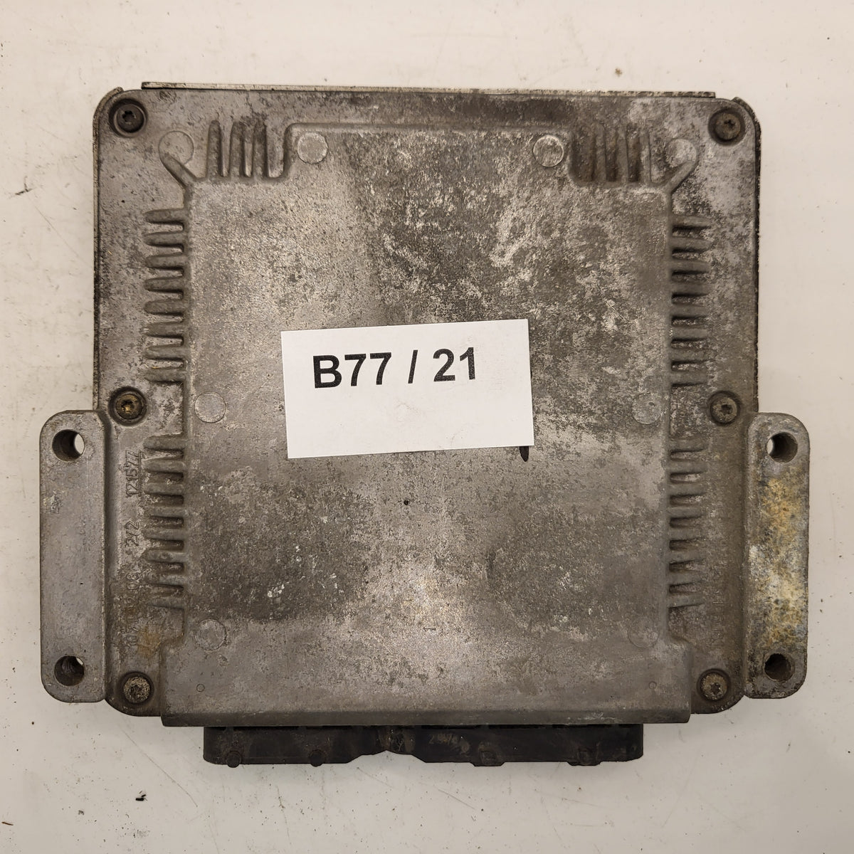 CHRYSLER VOYAGER ECU / 0281010814 / P04727664AC / 28SA6431 / BOSCH - B77-21 - 3