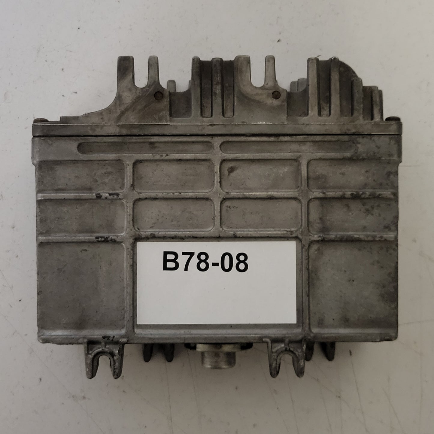 VOLKSWAGEN POLO ECU / 030906027AA / 0261204616/617 / BOSCH