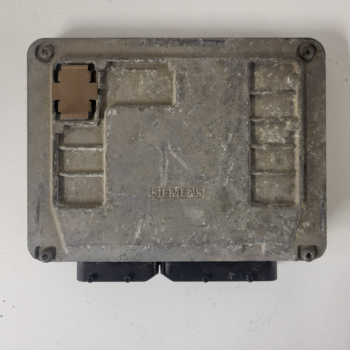 SEAT IBIZA ECU / 03E906033P / 5WP40196 05 / SIEMENS - B79-09 - 3