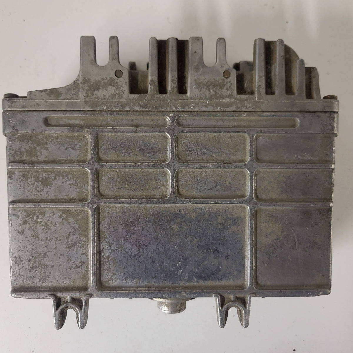 VW ECU / 0261203184/185 / 8A0907311H / 26SA3398 / BOSCH - B79-11 - 3