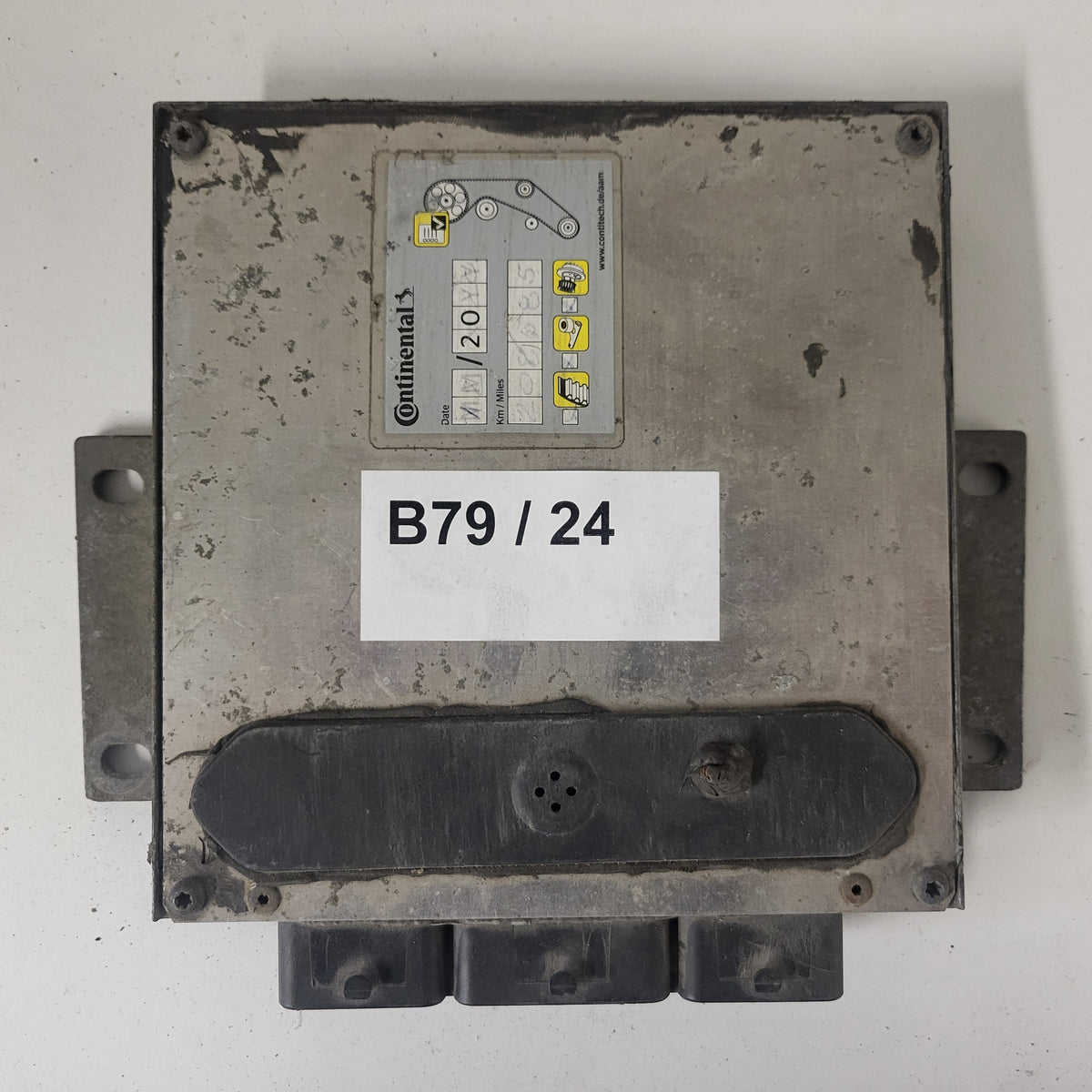 PEUGEOT 206 ECU / IAW 48P2.77 / 9643707380 / 9644925880 / MARELLI MAGNETS - B79-24 - 3