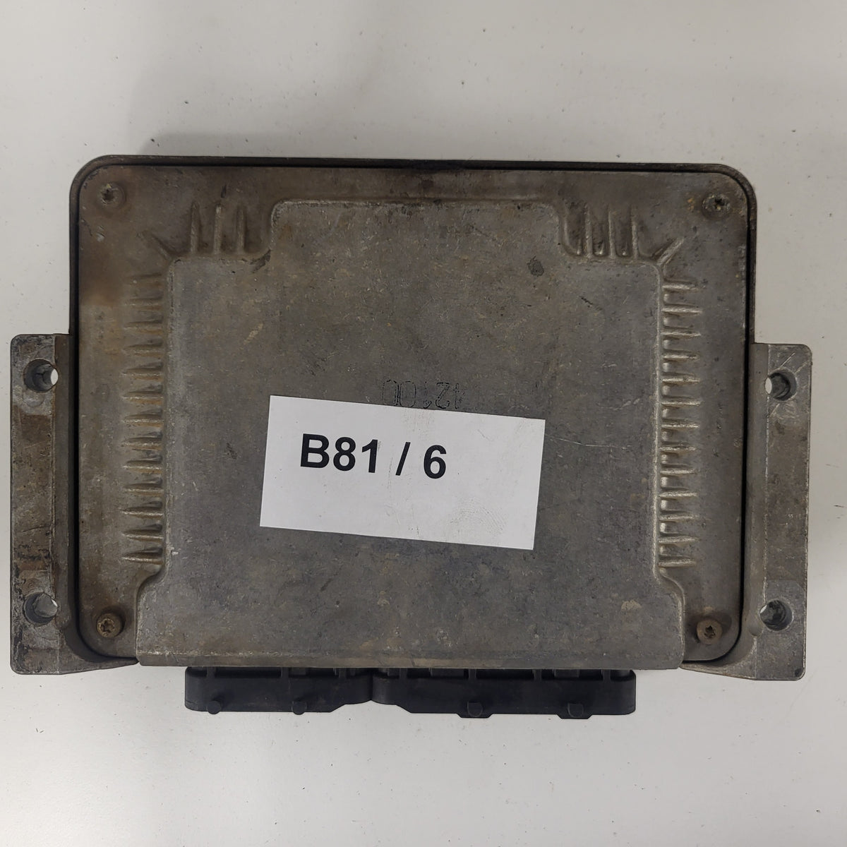 Fiat STILO 1.9 ECU / 0281011421 / 55188214 / BOSCH - B81-06 - 3