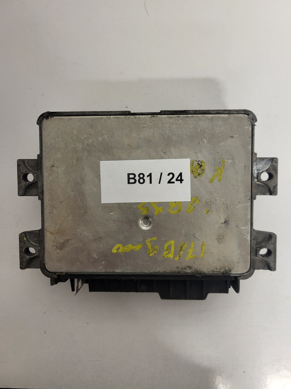 Fiat Punto 1.2 16V ECU / IAW18FD.5Z / 46531218 / 61600.404.00 / MAGNETI MARELLI - B81-24 - 3