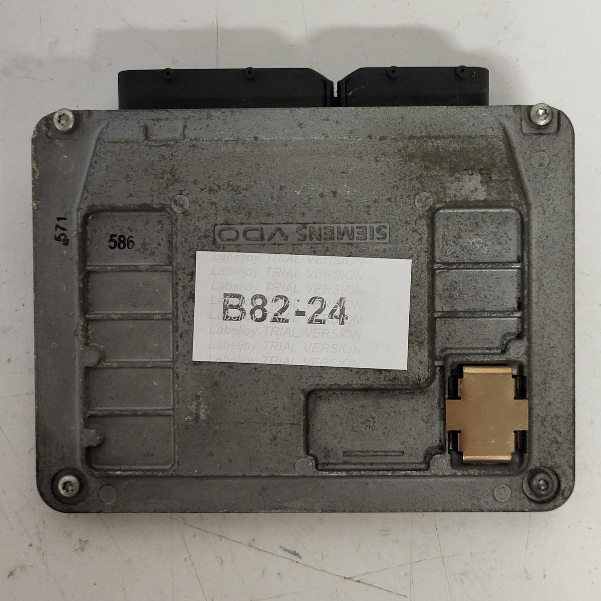 VW POLO SEAT IBIZA ECU / 03E906033R / 5WP44224 02 / 3PG 7002 / SIEMENS - B82-24 - 3