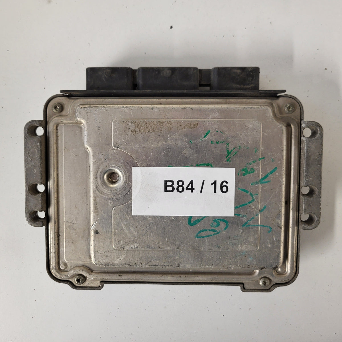Renault Megane ECU / 0281011275 / 8200305678 / 8200269879 / BOSCH - B84-16 - 3