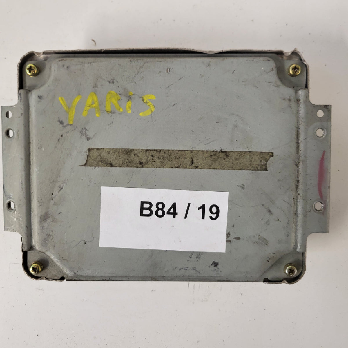 TOYOTA YARIS ECU / 89661-0D070 / MB275000-3424 / 2ZS-FE / DENSO - B84-19 - 3