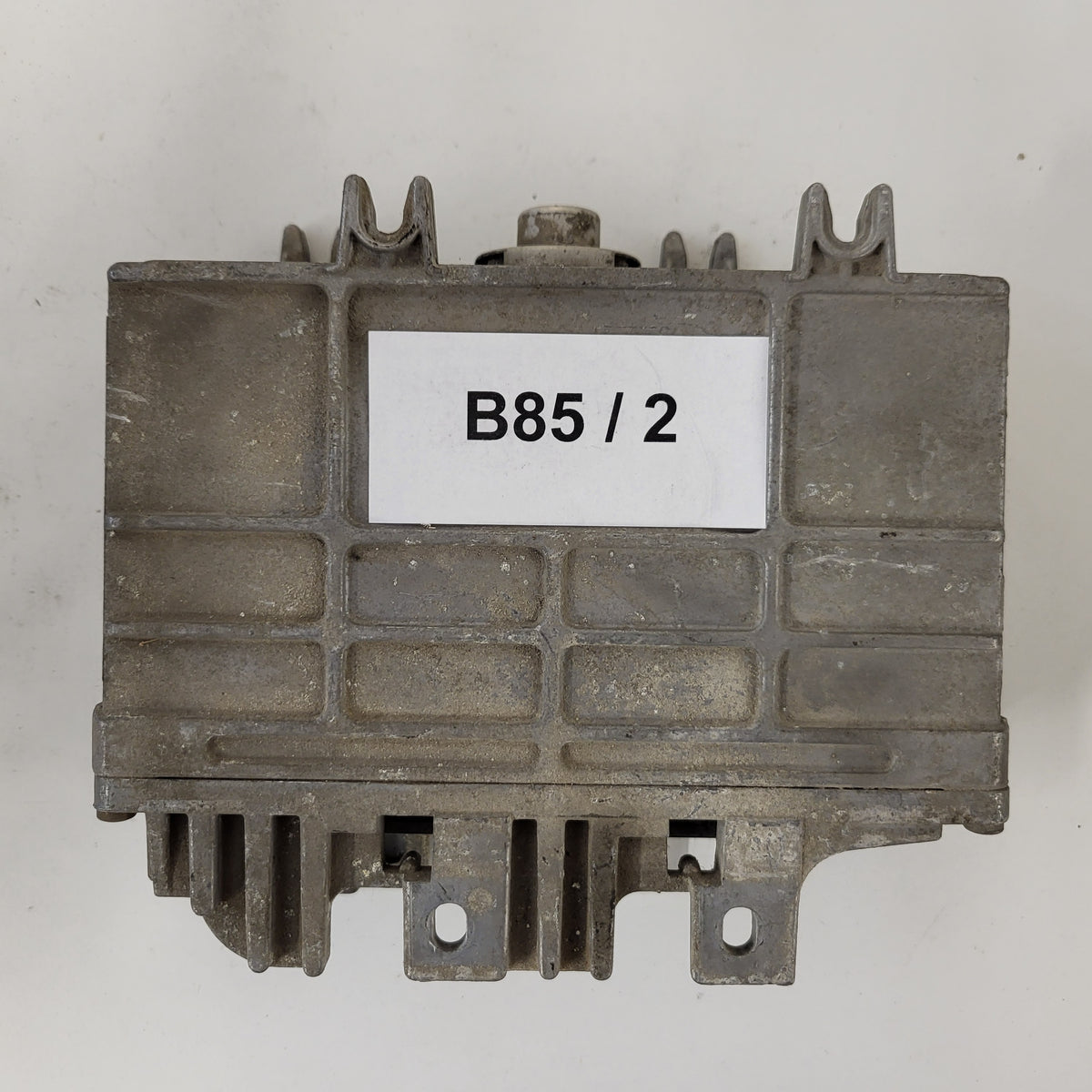 VW ECU / 0261203302/303 / 030906026R / 26SA3398 / BOSCH - B85-02 - 3