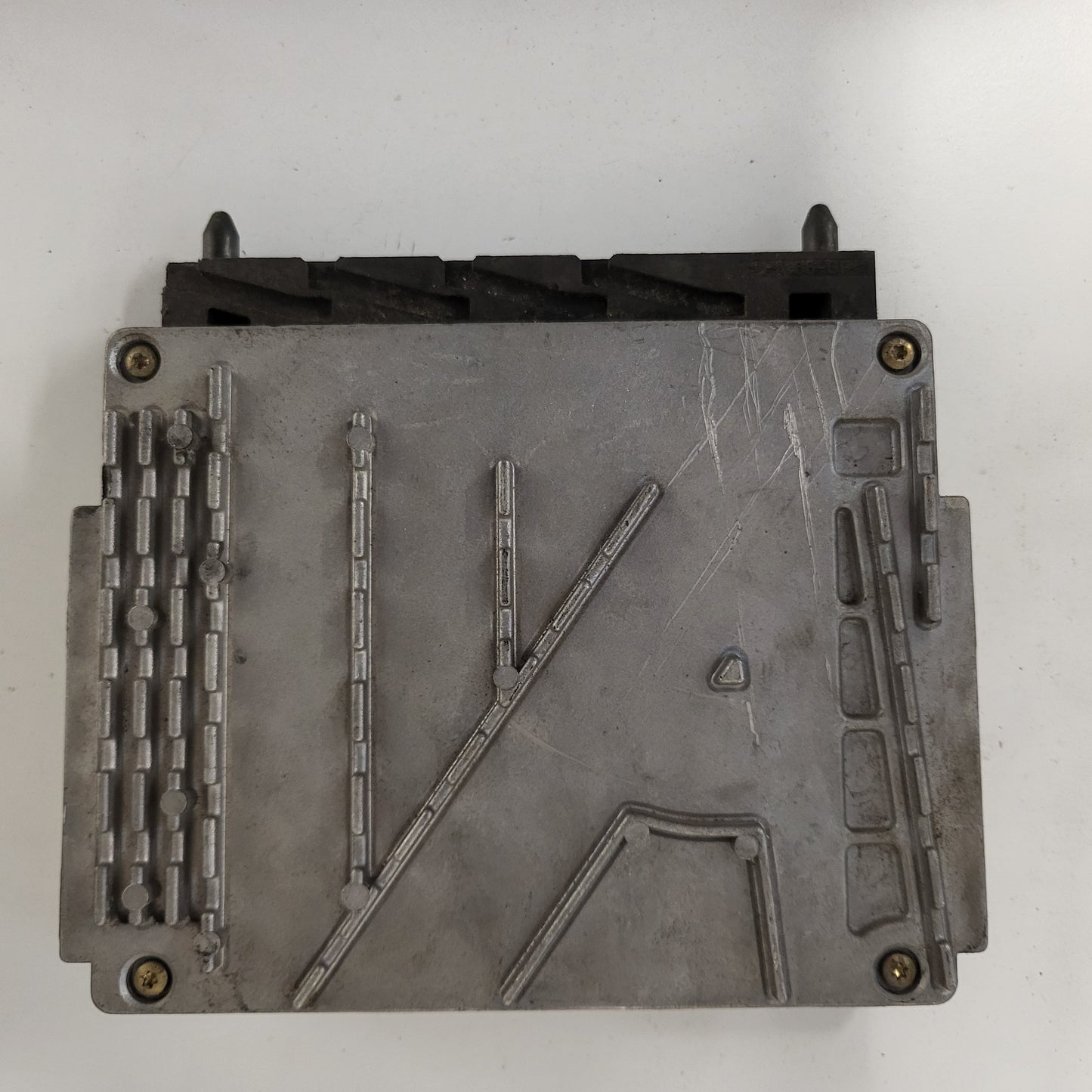 Volvo S60 XC70 ECU / 0261206828 / 26SA0000 / HL.2 / 08627455A / BOSCH