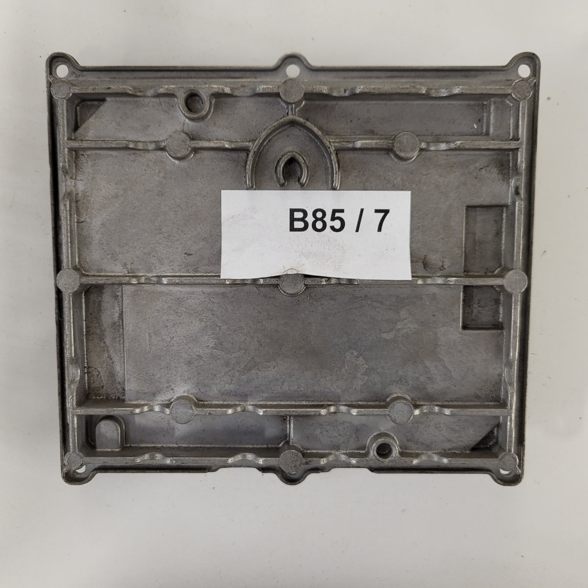 SMART FORTWO ECU / 0261205004 / 0003107V006 / HW 32.98 / BOSCH - B85-07 - 3