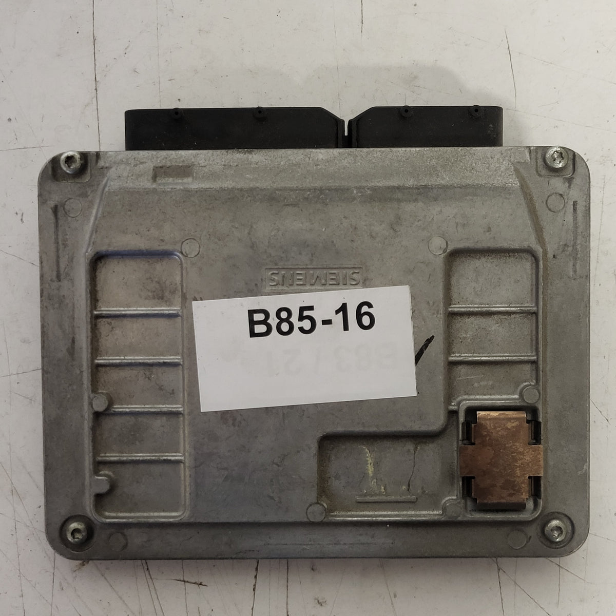 VW POLO ECU / 03E906033L / 5WP40194 05 / SIMOS 3PE / BOSCH - B85-16 - 3