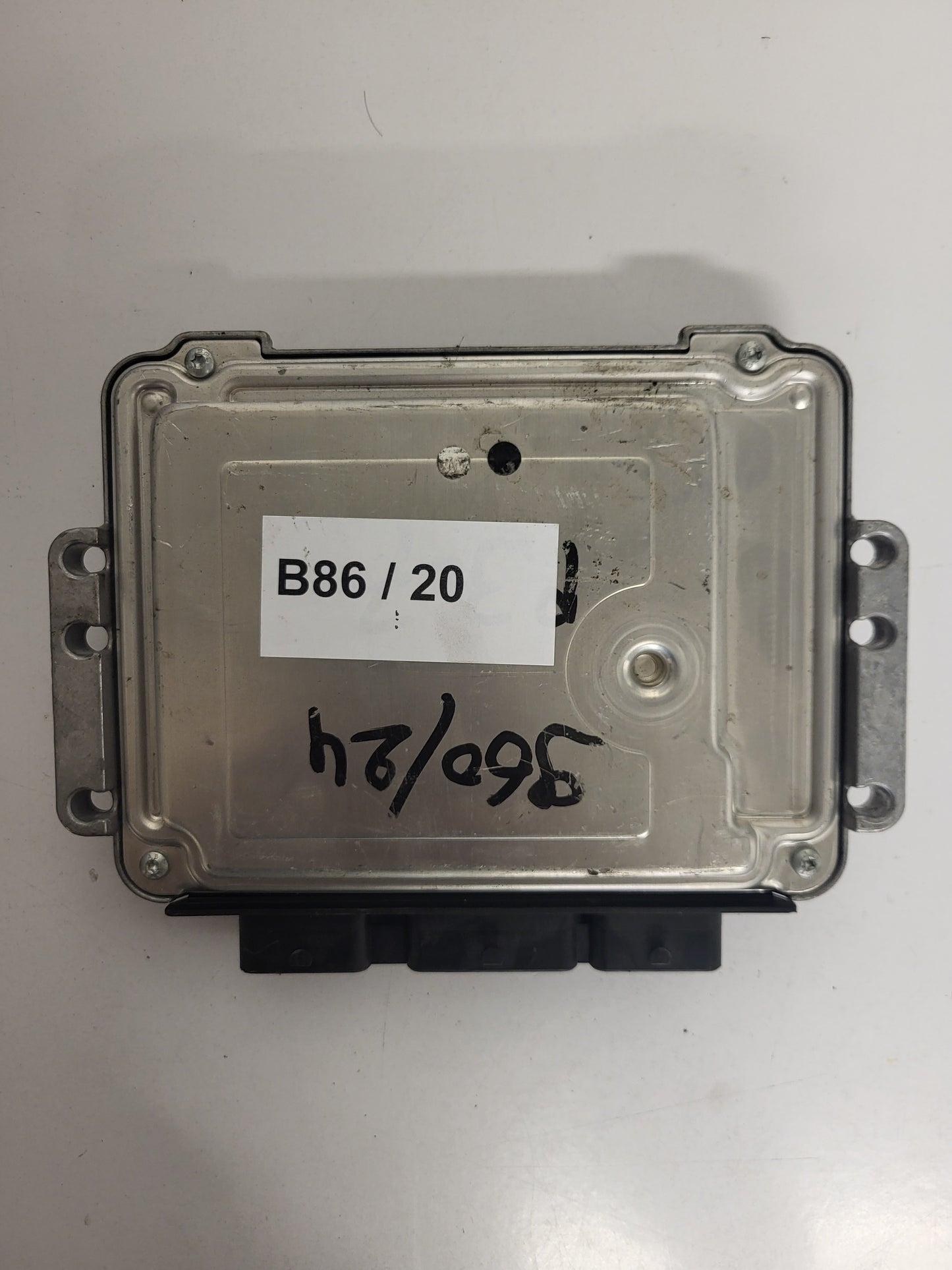 Peugeot Citroen ECU / 0281011863 / 9659342280 / EDC16C34 / BOSCH