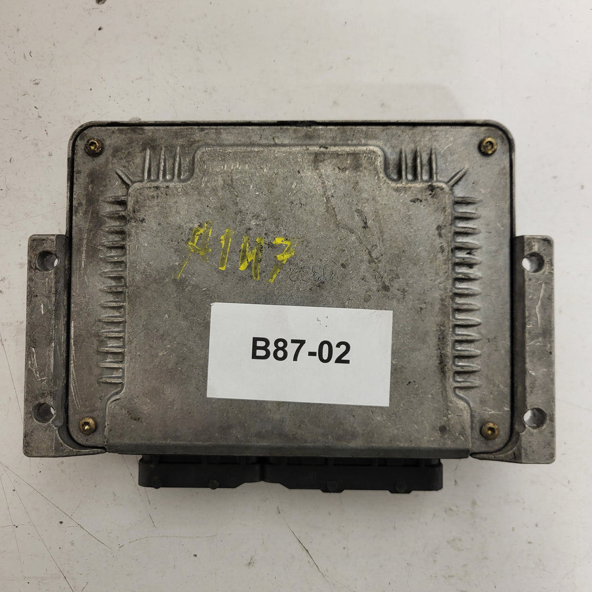 ALFA 147 ECU / 0281010332 / 55185365 / BOSCH - B87-02 - 3