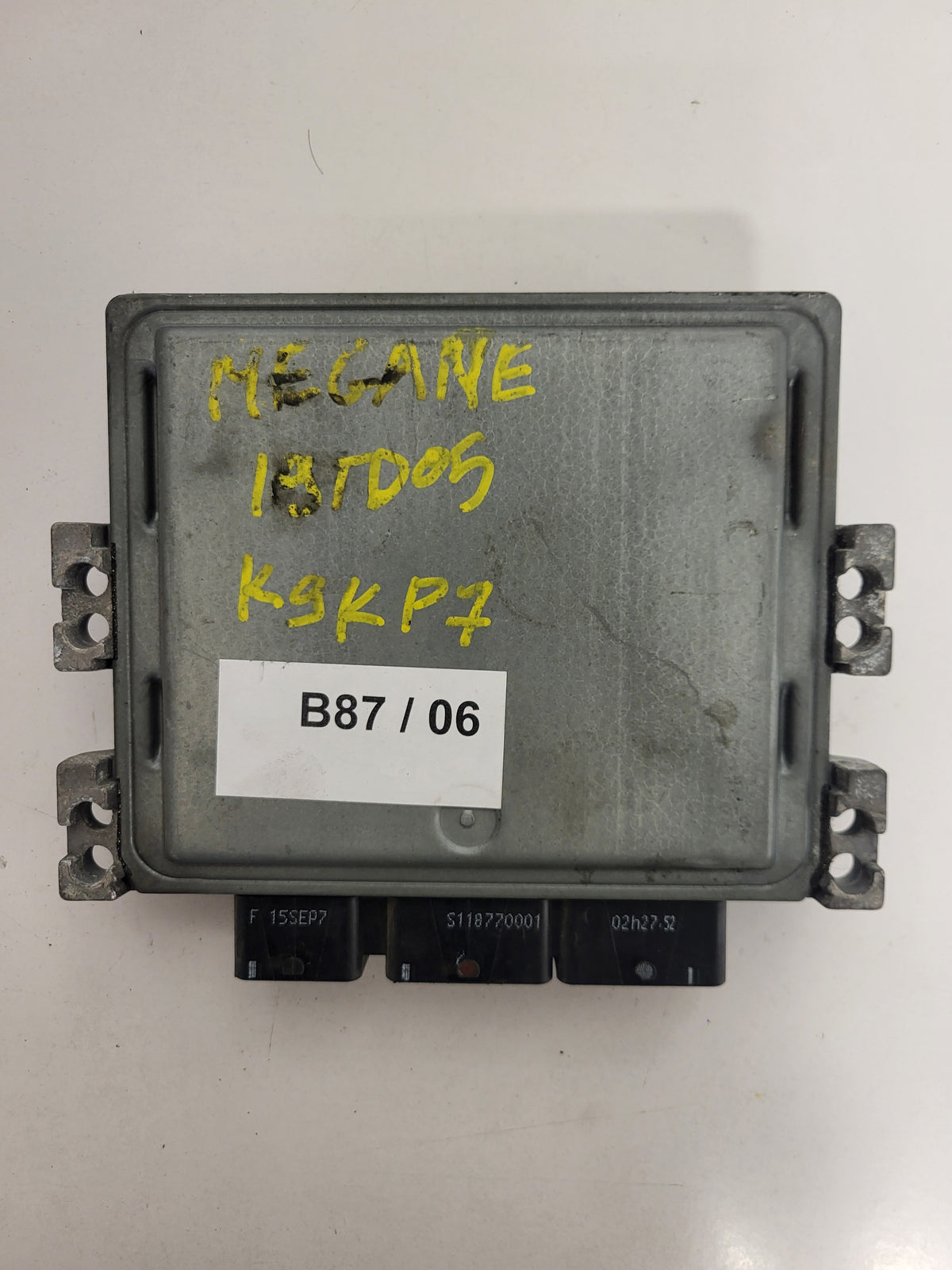Renault Megane Scenic ECU / S122326113A / 8200804775 / 8200807626 / SID301 / - B87-06 - 3