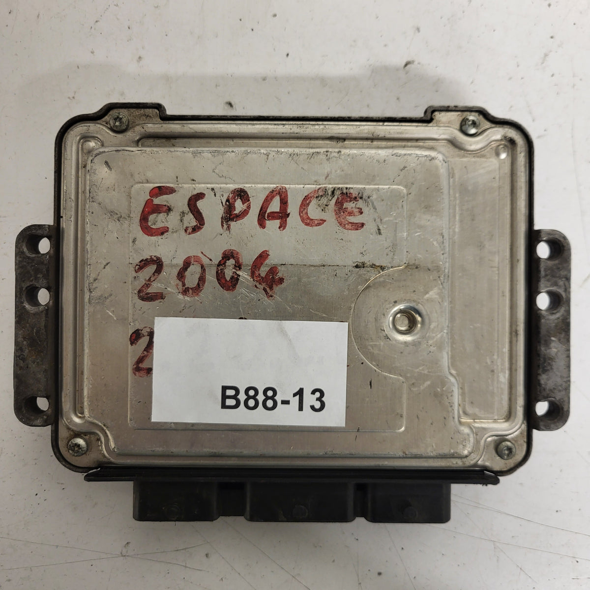 RENAULT ESPACE ECU / 0281011724 / 8200311550 / 8200384493 / BOSCH - B88-13 - 3