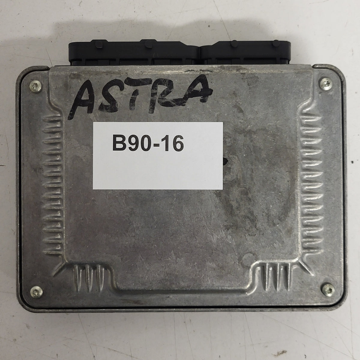 OPEL ASTRA INSIGNIA ECU / 0281010859 / 24467018 / BOSCH - B90-16 - 3