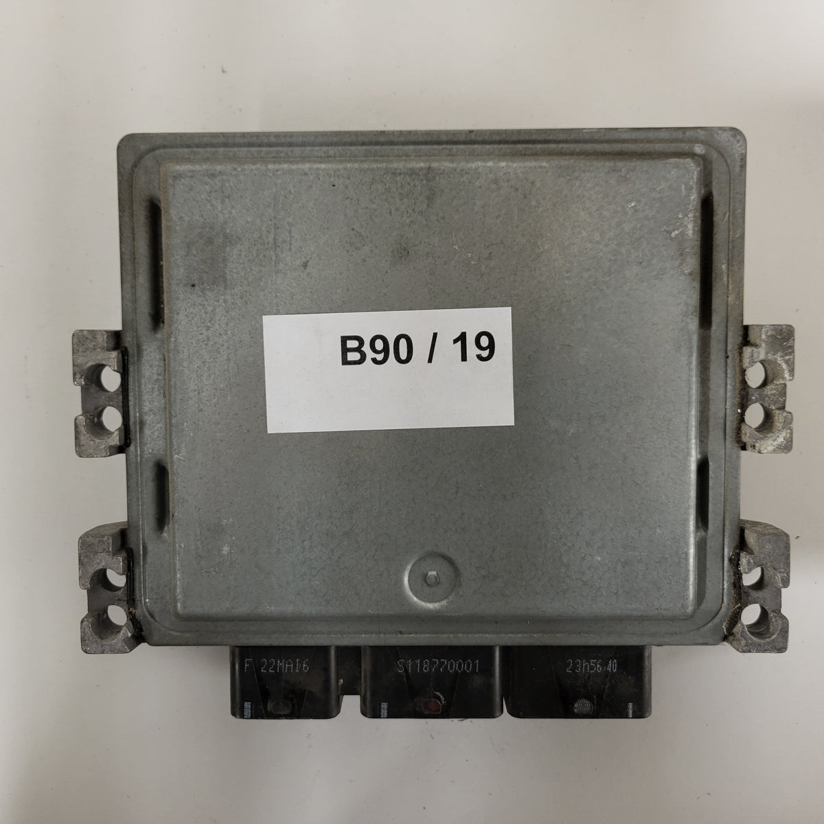 RENAULT MEGANE SCENIC ECU / S122326109A / 8200565863 / 8200592611 SID301 SIEMENS - B90-19 - 3