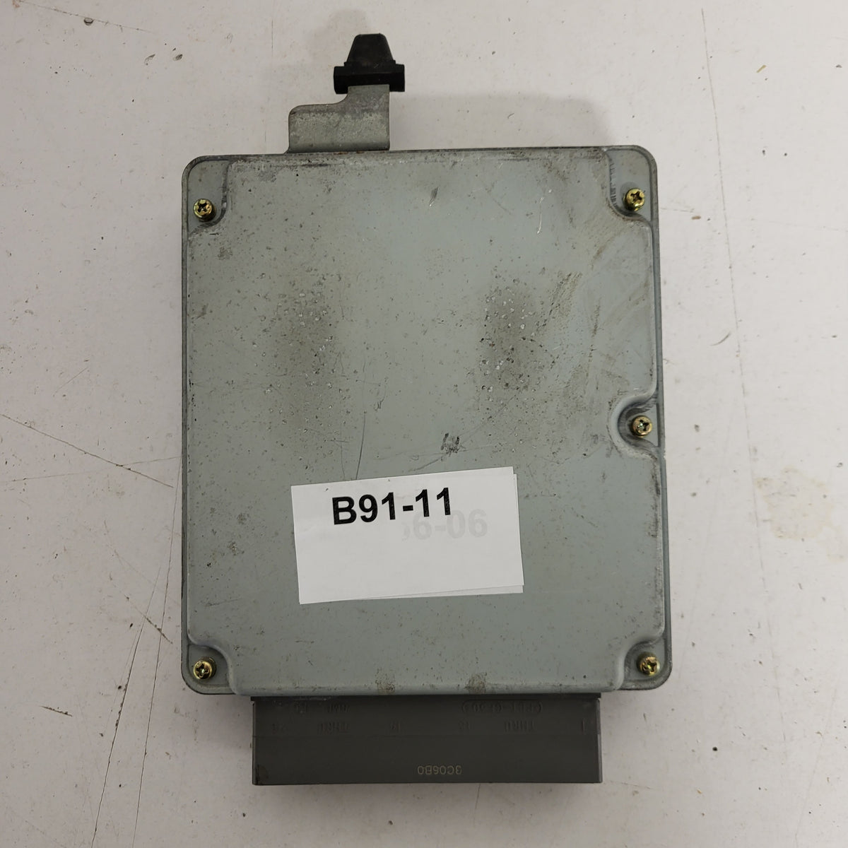 MAZDA 6 ECU / 275800-6153 / RF5E / RF5E 18 881C / RF5E18881C / DENSO - B91-11 - 3