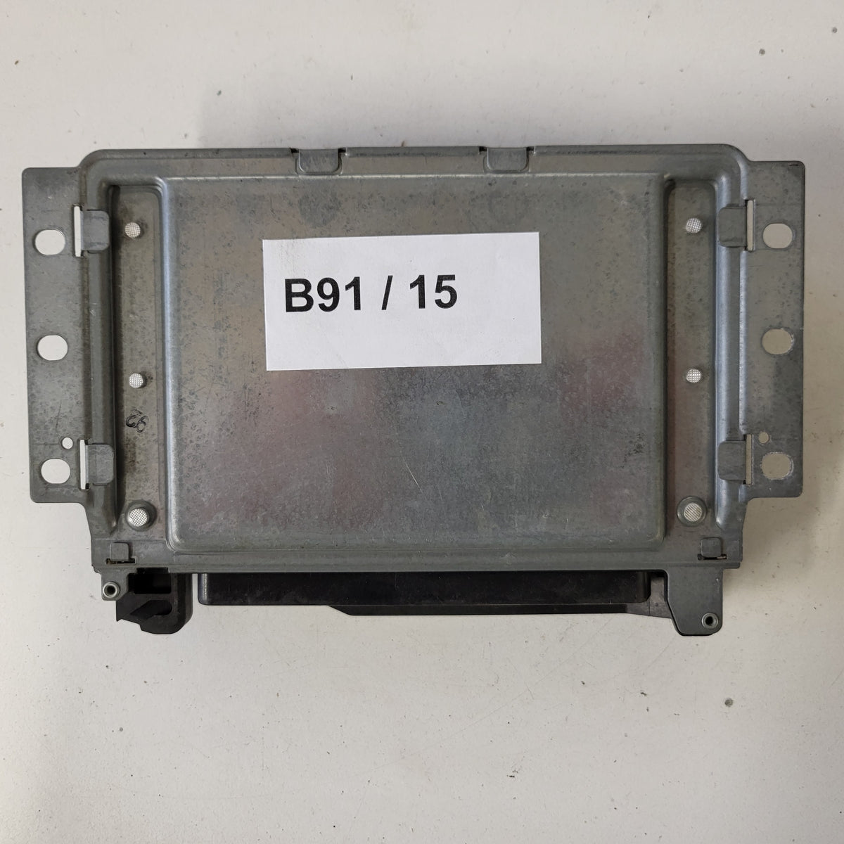 PEUGEOT 407 2.0 HDI ECU / 0260002923 / ZF6058001142 / BOSCH - B91-15 - 3