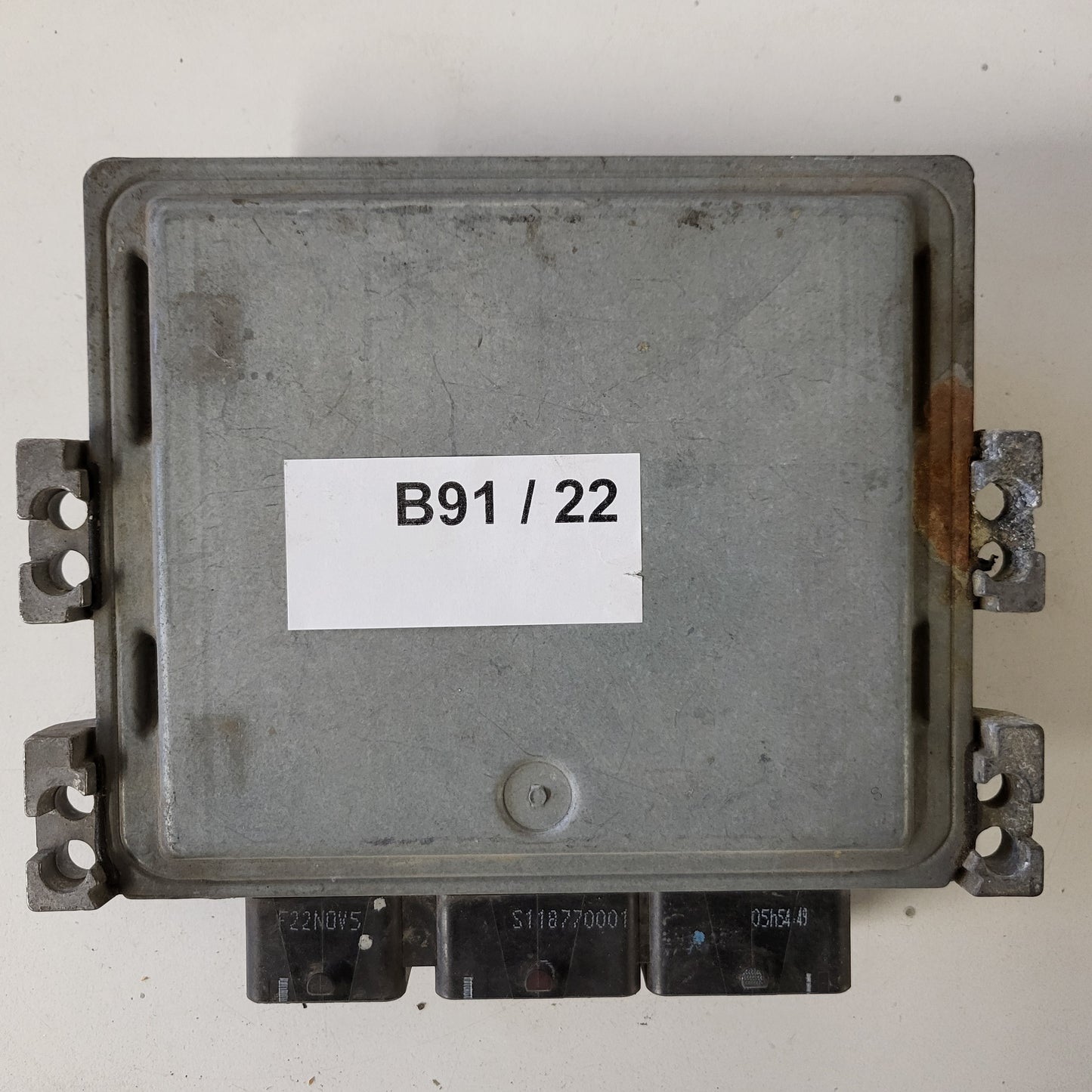 RENAULT MEGANE SCENIC ECU / S122326109A / 8200565863 / 8200592611 SID301 SIEMENS