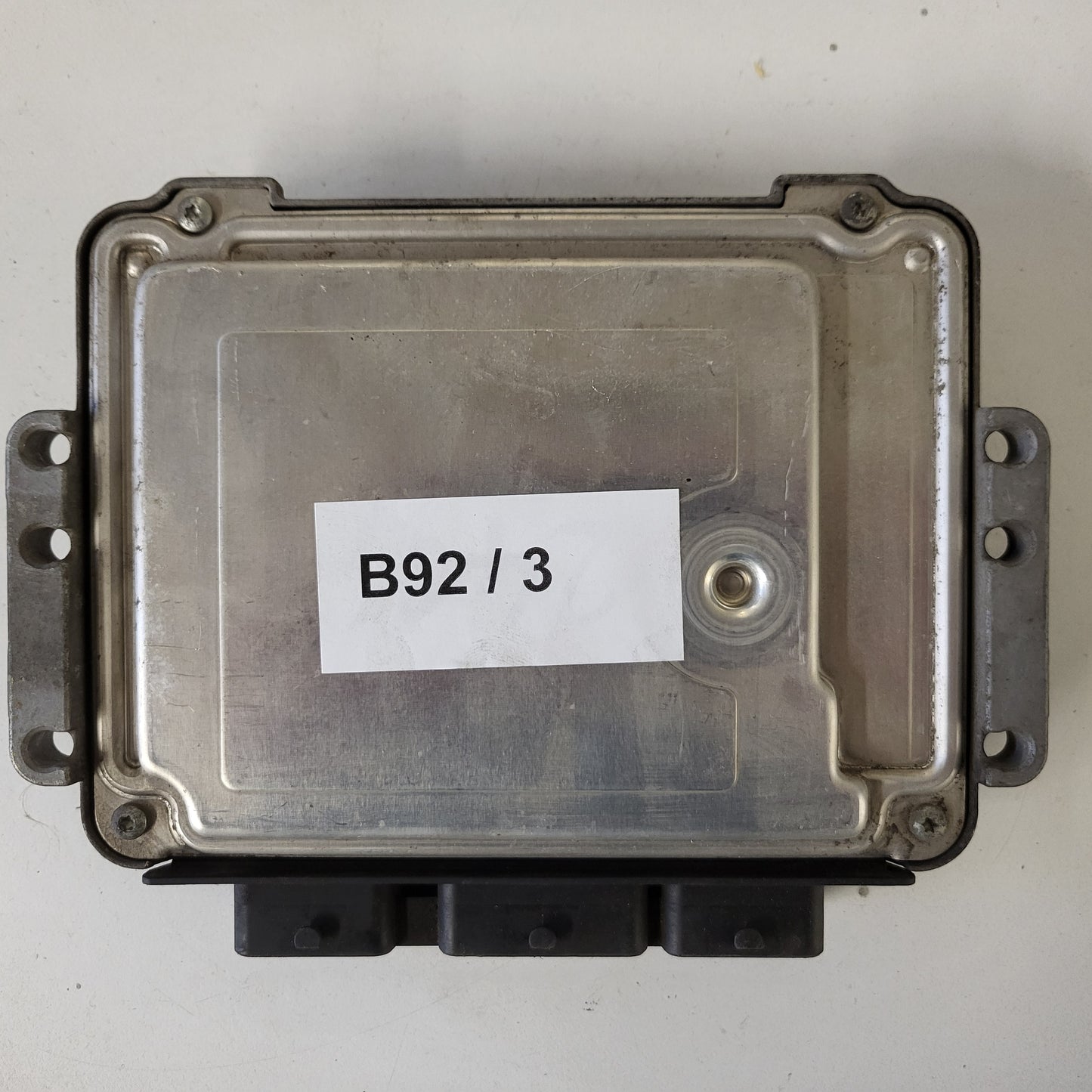 Renault ECU / 0281011549 / 8200310863 / 8200370779 / BOSCH