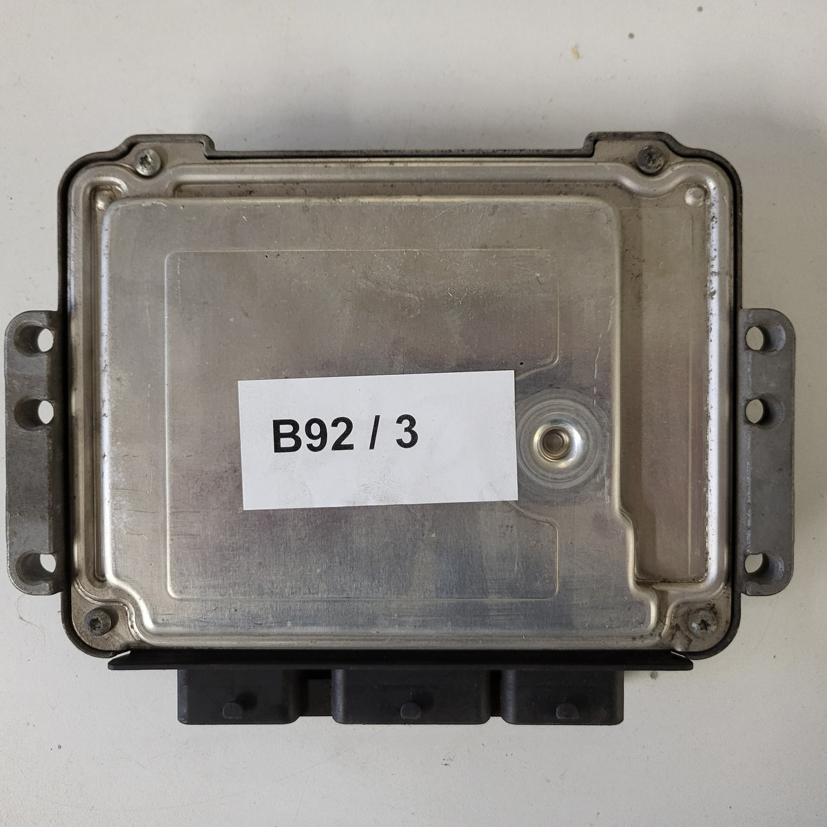 Renault ECU / 0281011549 / 8200310863 / 8200370779 / BOSCH - B92-03 - 3