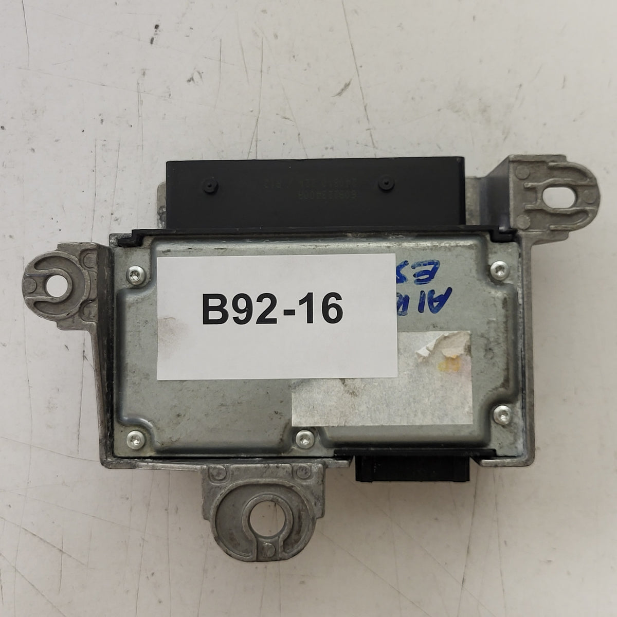 RENAULT CLIO 3 ECU MODULE / 8201043701 / 610796000 / AUTOLIV - B92-16 - 3