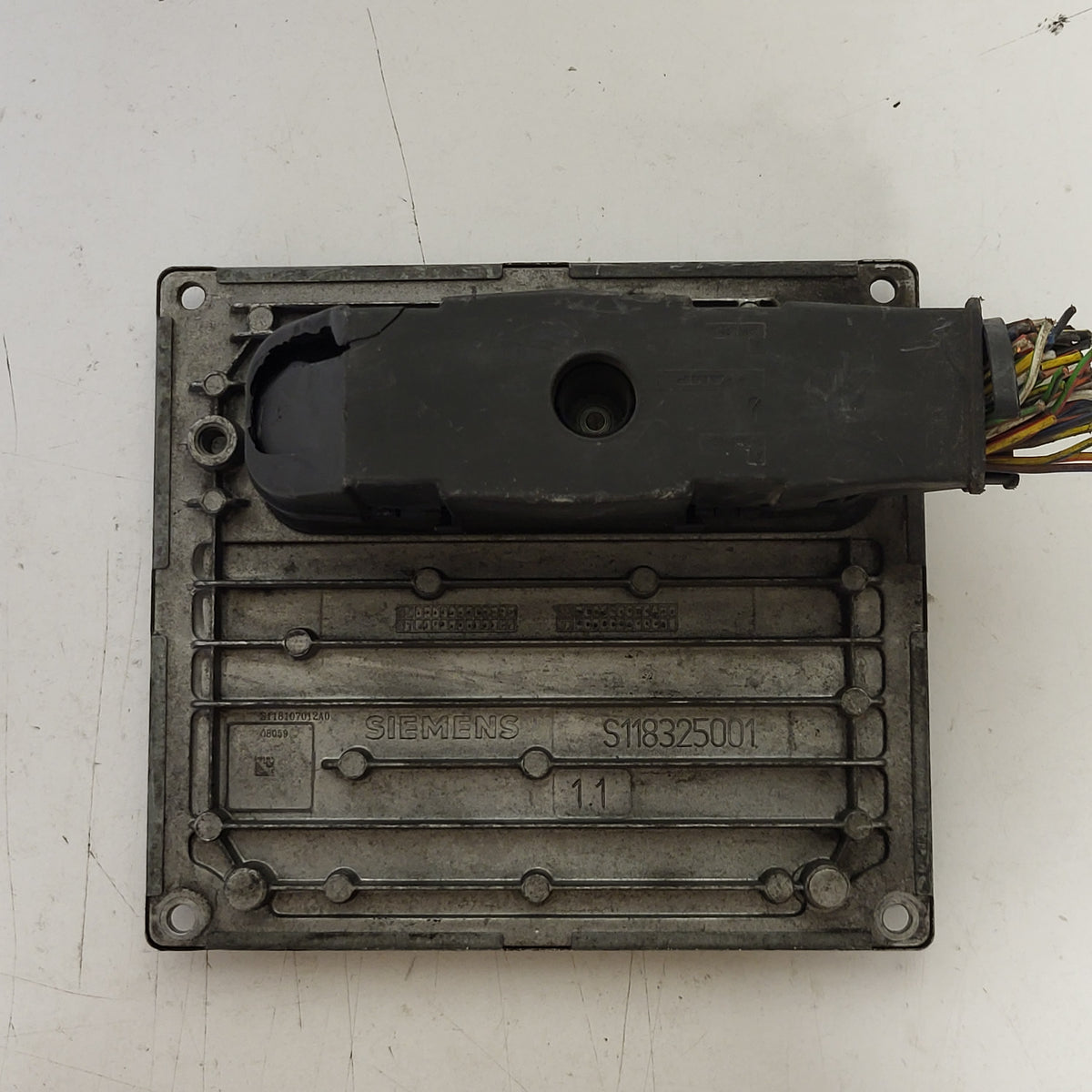 FORD ECU / SIEMENS / 4S61-12A650-EA / S118107012A / SIM 22 / 0AZA - B92-22 - 3