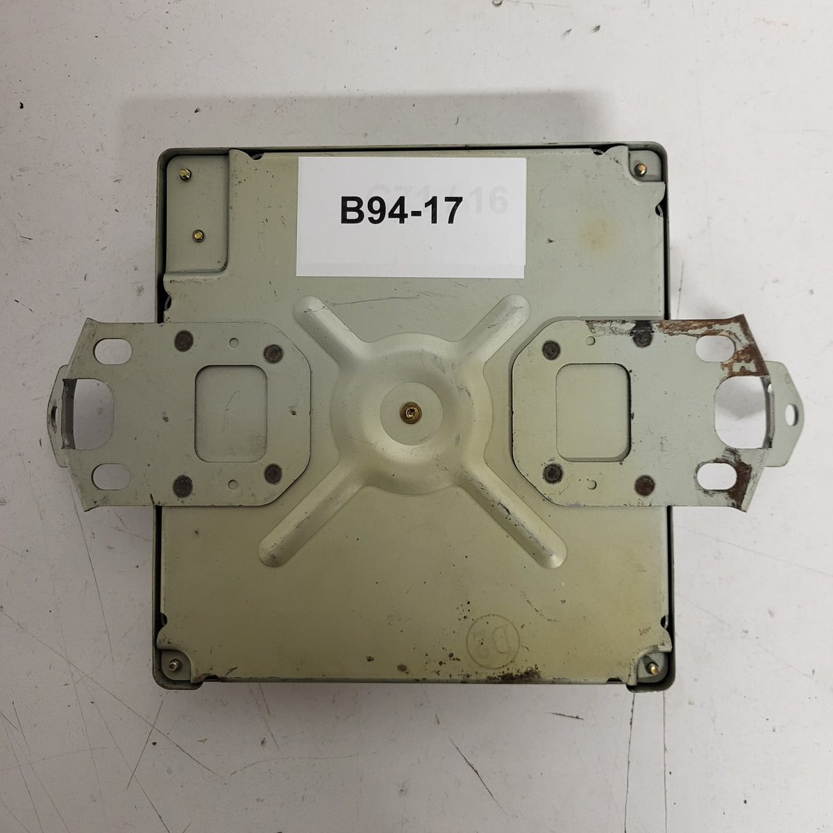 SUBARU FORESTER ECU / 22611AJ160 / 22611-AJ160 / A18-000 R1U / HITACHI - B94-17 - 3