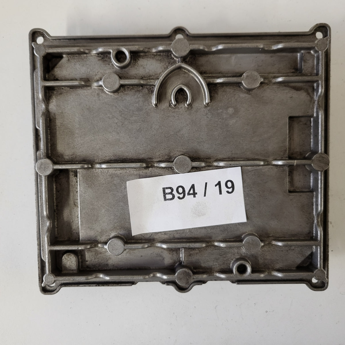 SMART FORTWO ECU / 0261205004 / 0003107V006 / HW 32.98 / BOSCH - B94-19 - 3