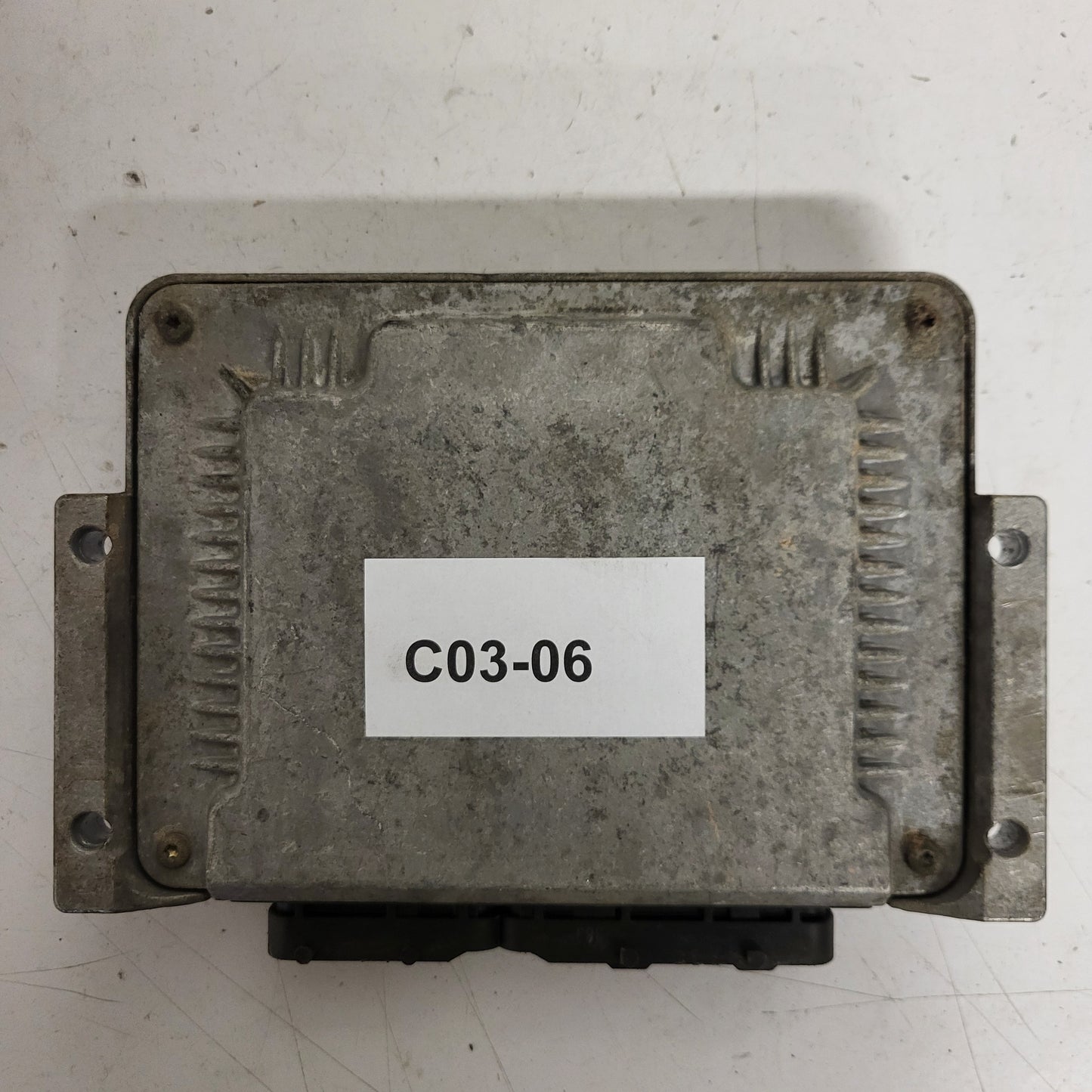 Fiat STILO 1.9 ECU / 0281011421 / 55188214 / BOSCH