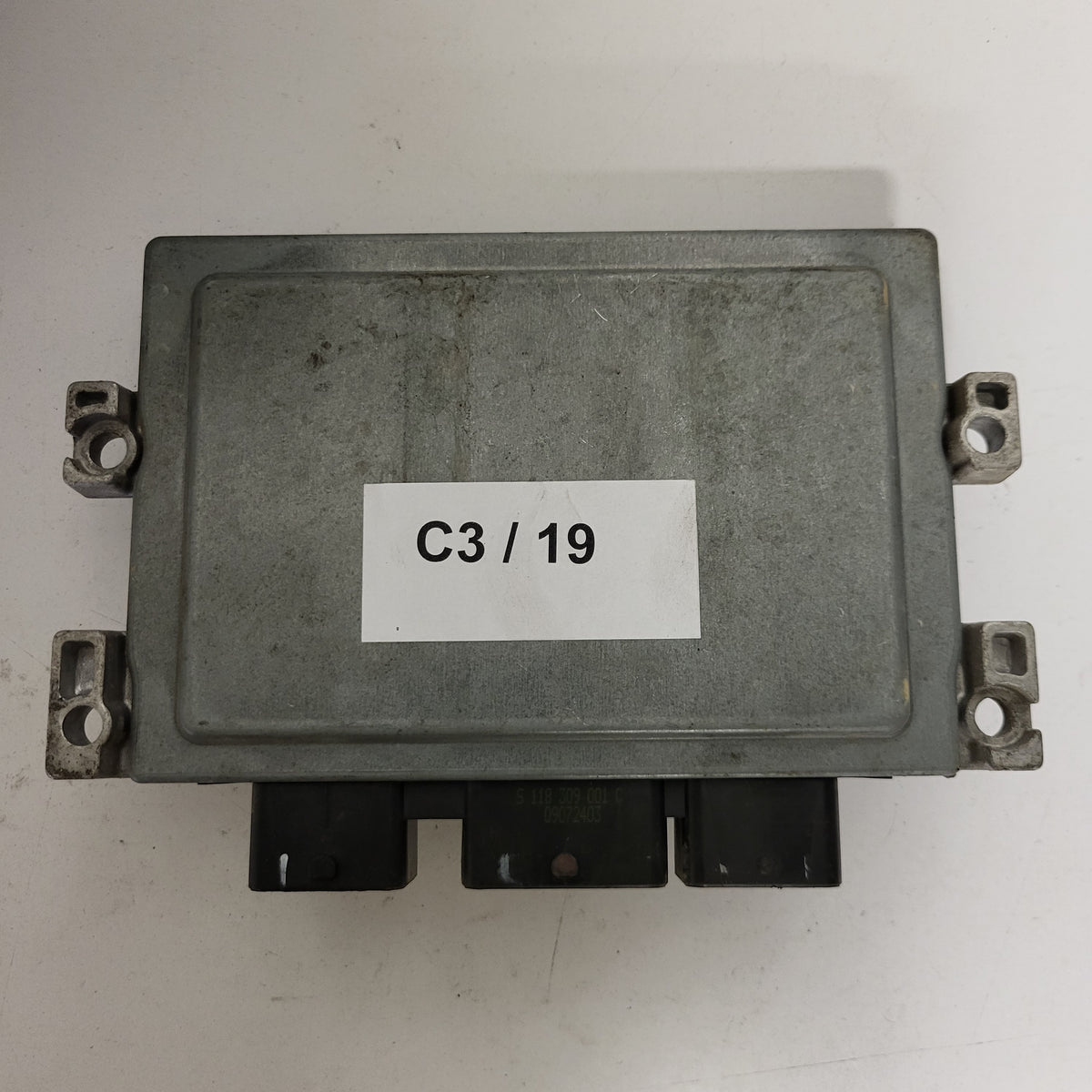 Ford ECU / S180047012A / AV21-12A650-CA / EMS2102 / V2CA / CONTINENTAL - C03-19 - 3