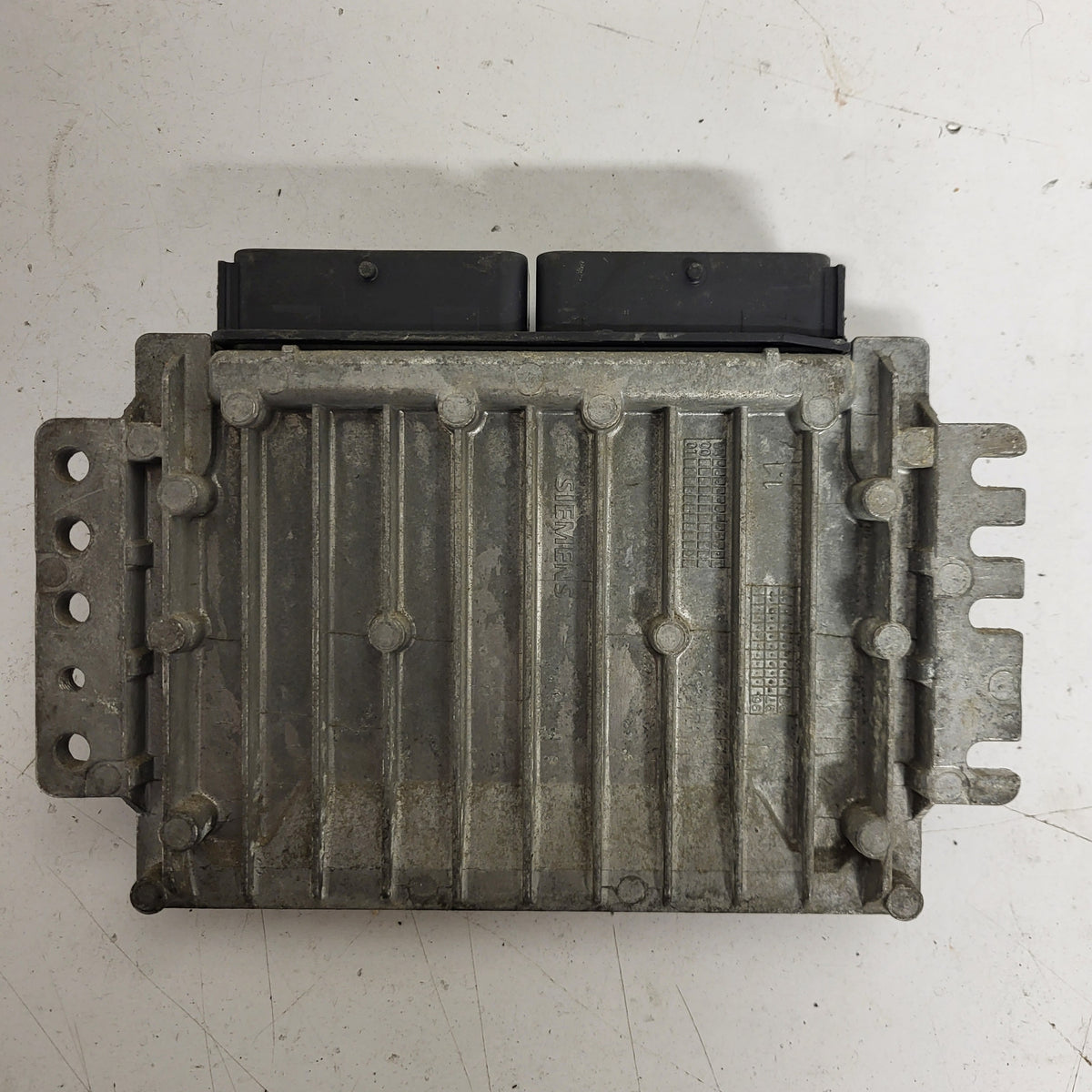 ROVER 75 2.0 ECU / S108847002B / NNN100655 / S108847002 / SIEMENS - C03-24 - 3