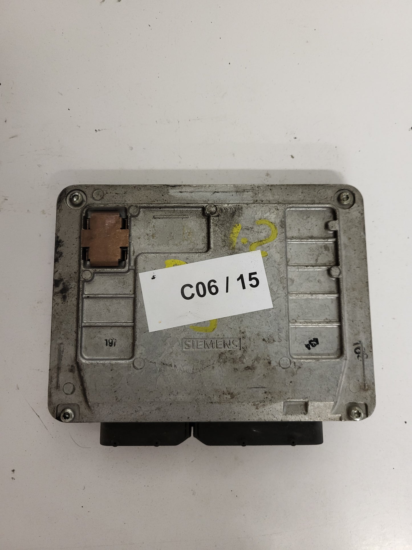 VW POLO ECU / 03D906032C / SIMOS 3PD / 5WP40124 07 / SIEMENS