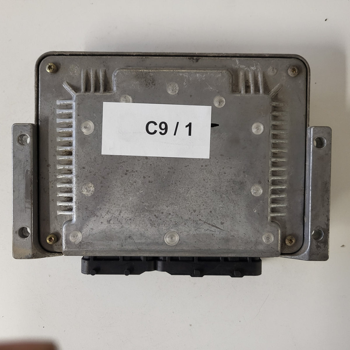 FIAT PUNTO 188 1.9 JTD ECU / 0281001955 / 46534156 / BOSCH - C09-01 - 3
