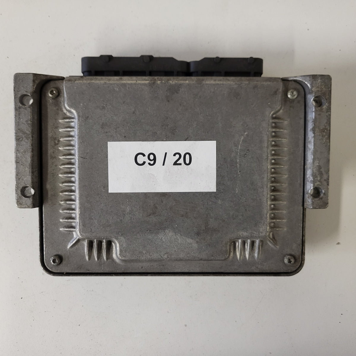 ALFA ROMEO 147 1.9 JTD ECU / 0281011488 / 55189421 / BOSCH - C09-20 - 3