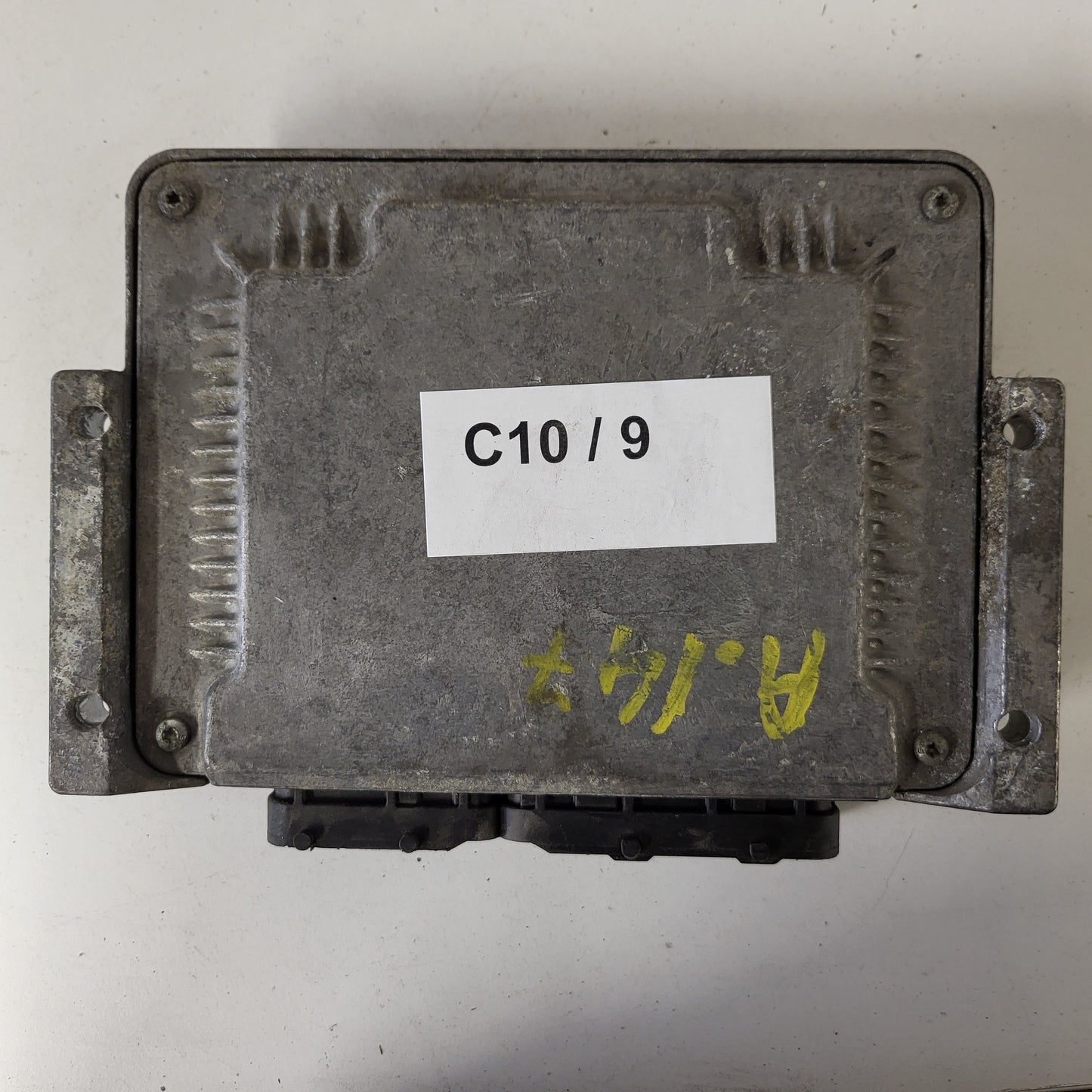 ALFA ROMEO 147 ECU / 0281011488 / 55198492 / BOSCH