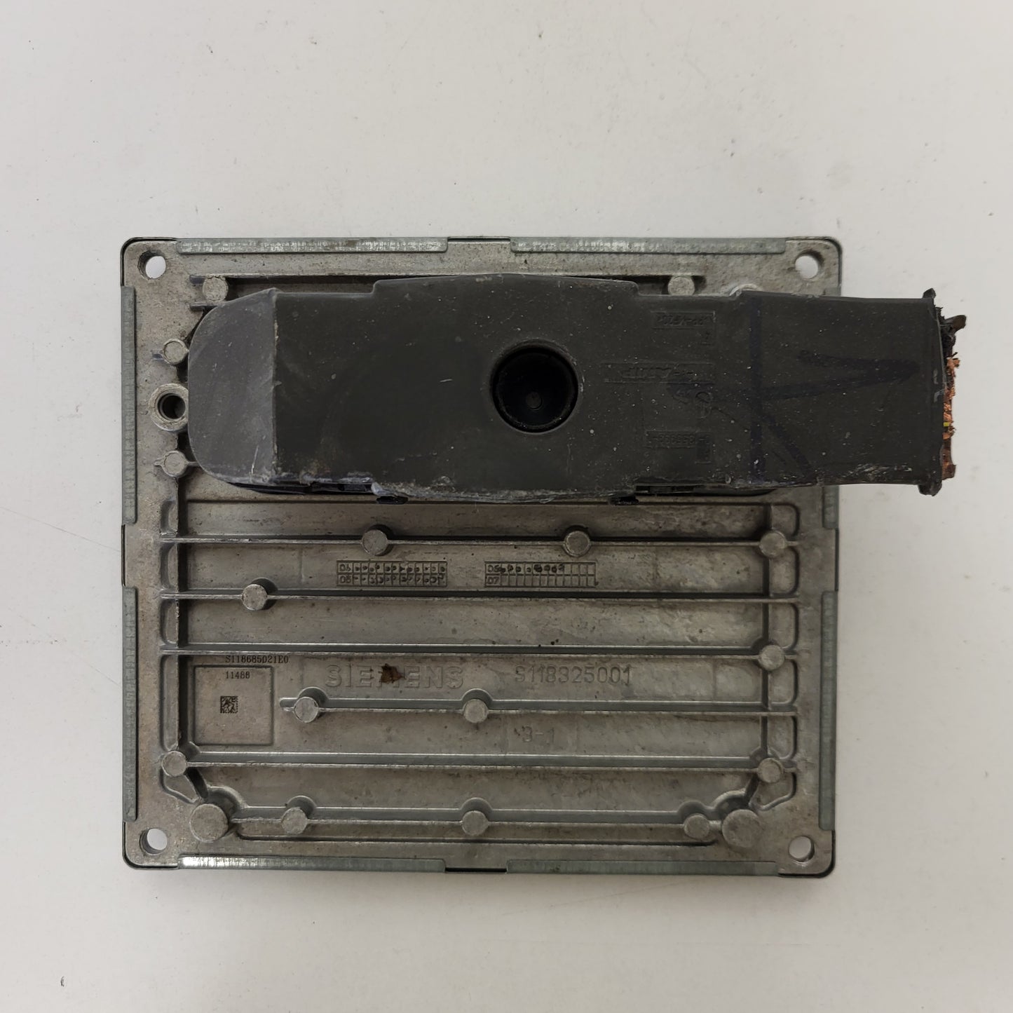 FORD KA ECU / 5S51-12A650-BD / S118685021 / S118685021E / 7ACD / SIM24 / SIEMENS