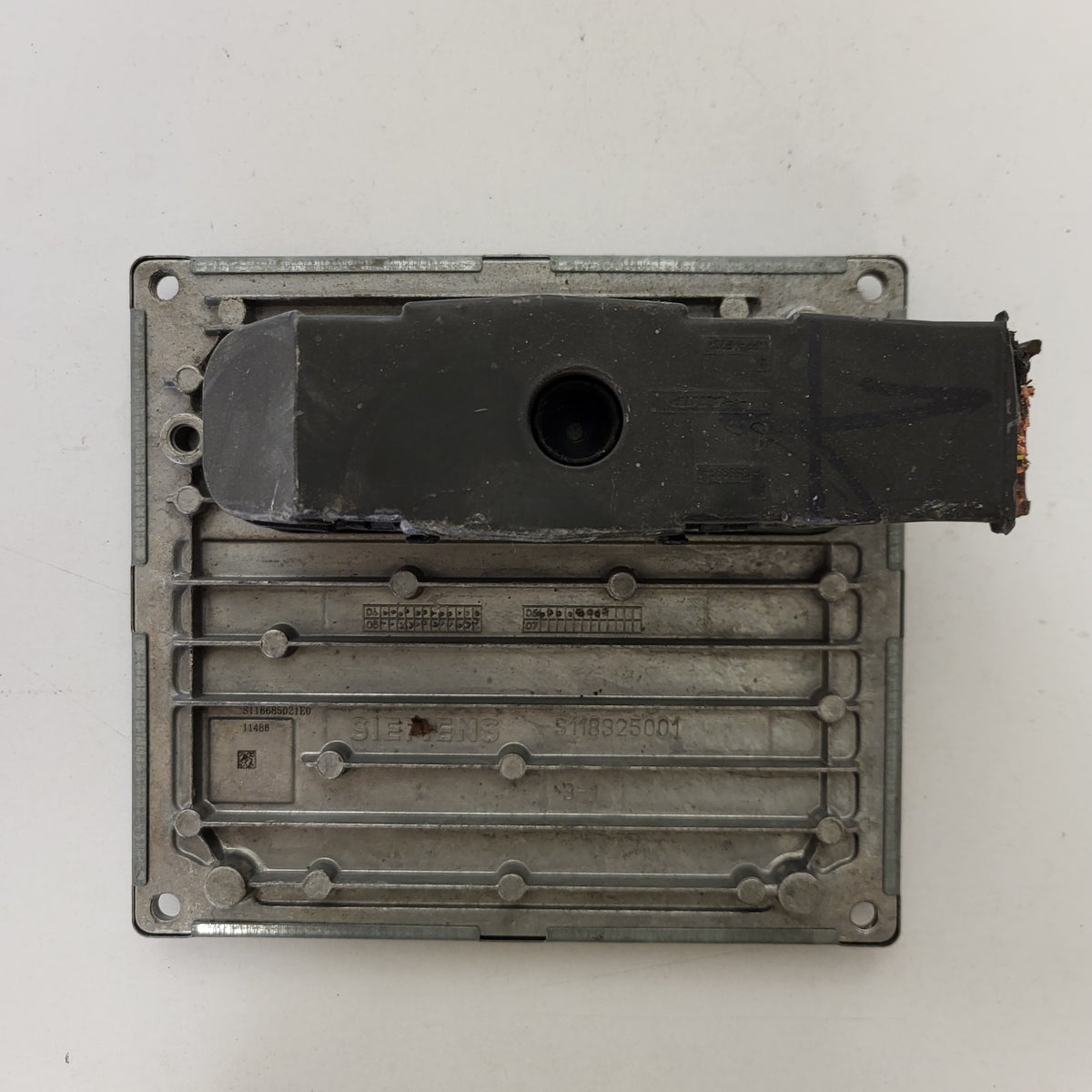 FORD KA ECU / 5S51-12A650-BD / S118685021 / S118685021E / 7ACD / SIM24 / SIEMENS - C10-21 - 3
