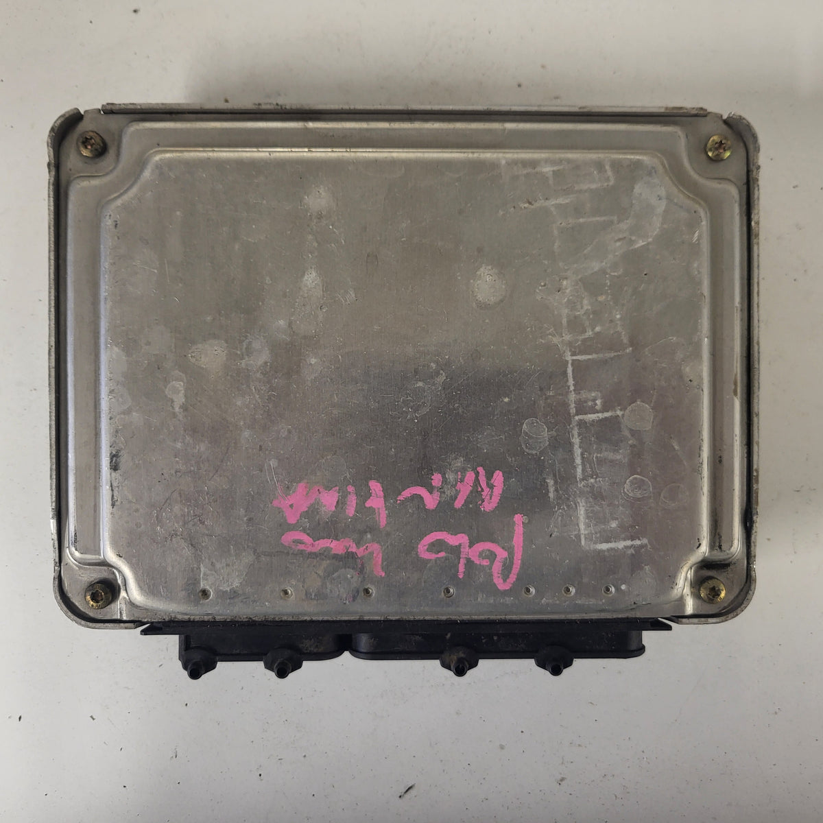 VW POLO ECU / 030906032BD / 0261206767 / 26SA0000 / BOSCH - C12-11 - 3