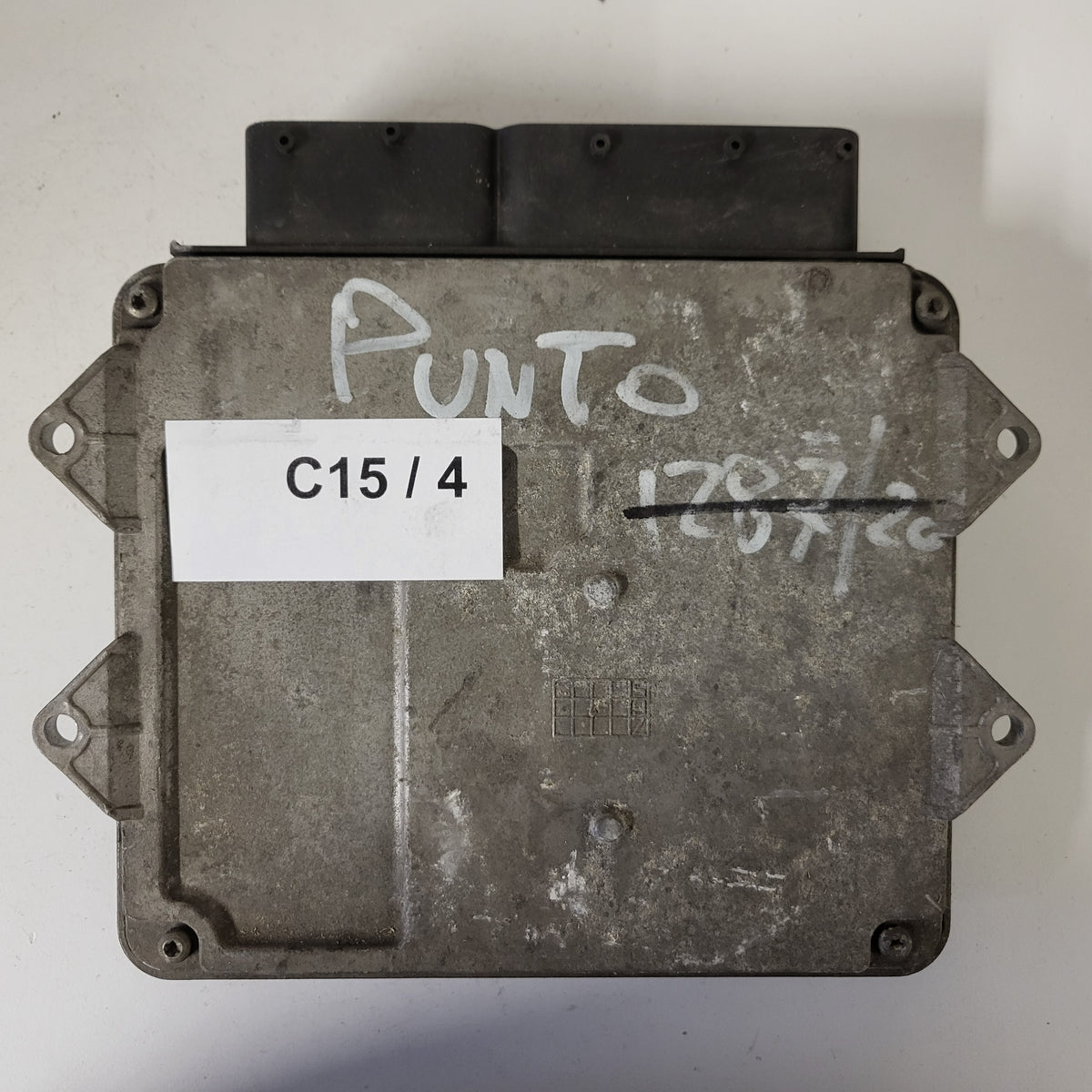 FIAT PUNTO ECU / MJD 6JF.P3 / 55195817 / HW1BM / 71600.053.00 / MAGNETI MARELLI - C15-04 - 3