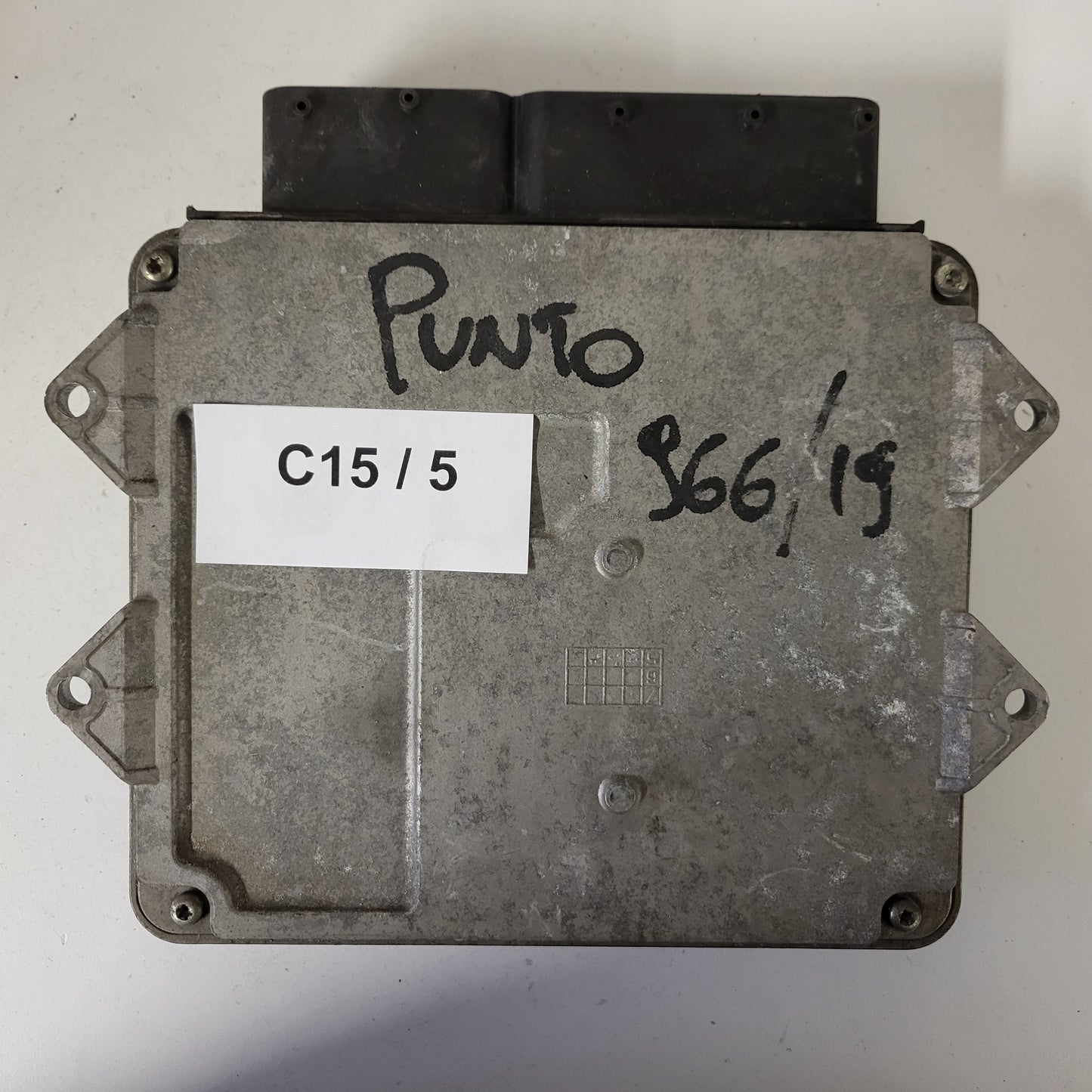 FIAT PUNTO ECU / MJD 6JF.P3 / 55195817 / HW1BM / 71600.053.00 / MAGNETI MARELLI