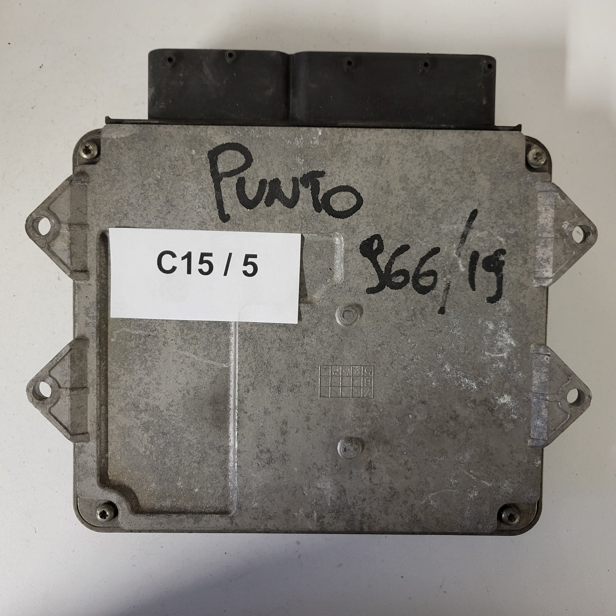 FIAT PUNTO ECU / MJD 6JF.P3 / 55195817 / HW1BM / 71600.053.00 / MAGNETI MARELLI - C15-05 - 3