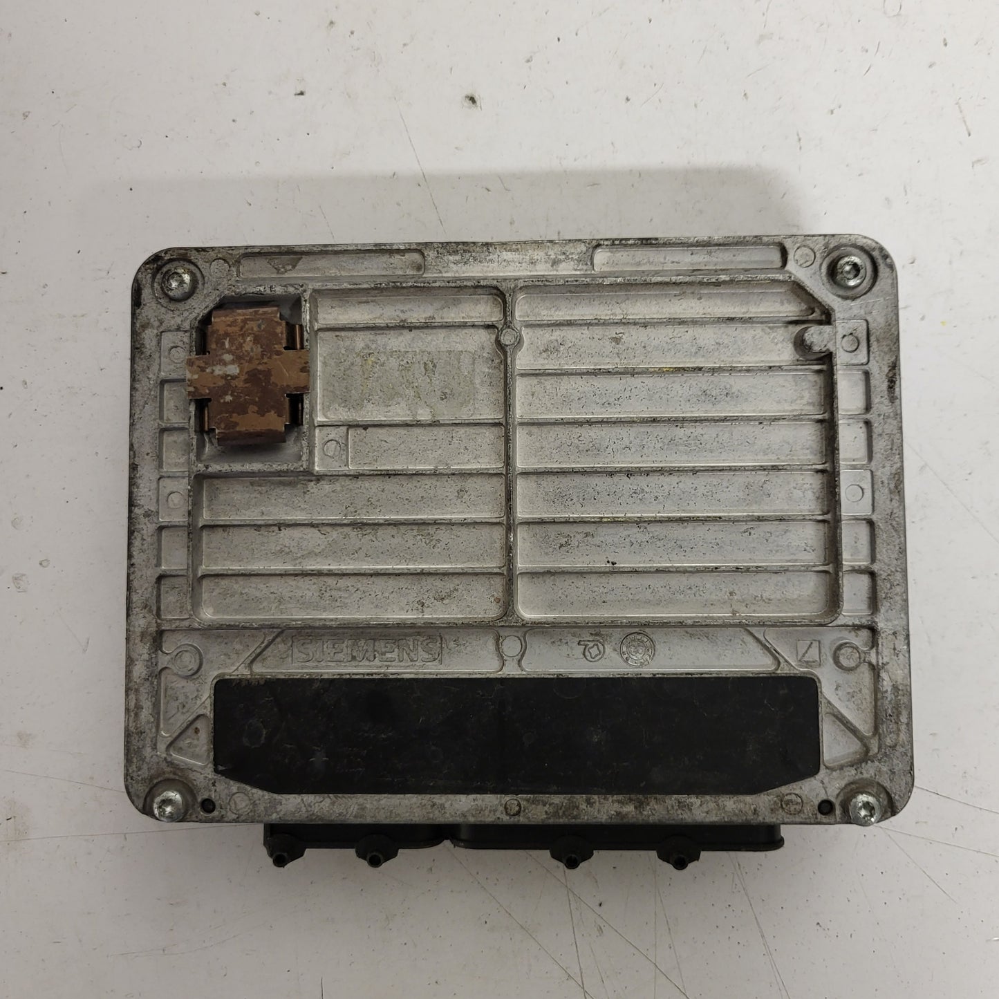 VW LUPO ECU / 047906027 / 5WP4331 02 / SIEMENS