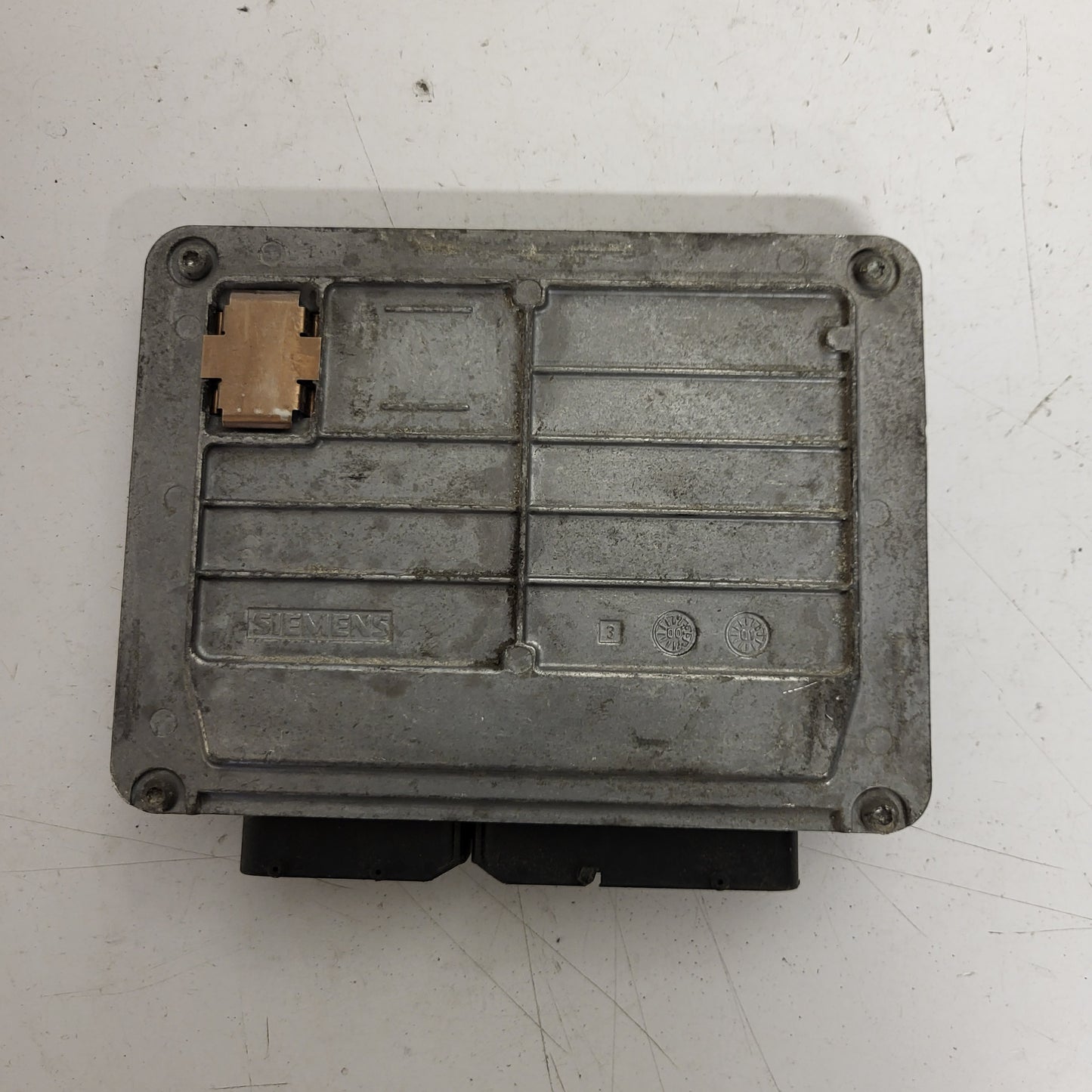 SEAT IBIZA 1.2 ECU / 03E906033P / 5WP40196 07 / 5WP4019607 / SIEMENS