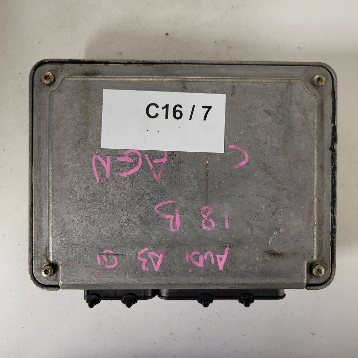 Audi ECU / 06A906018C / 0261204126/127 / BOSCH - C16-07 - 3