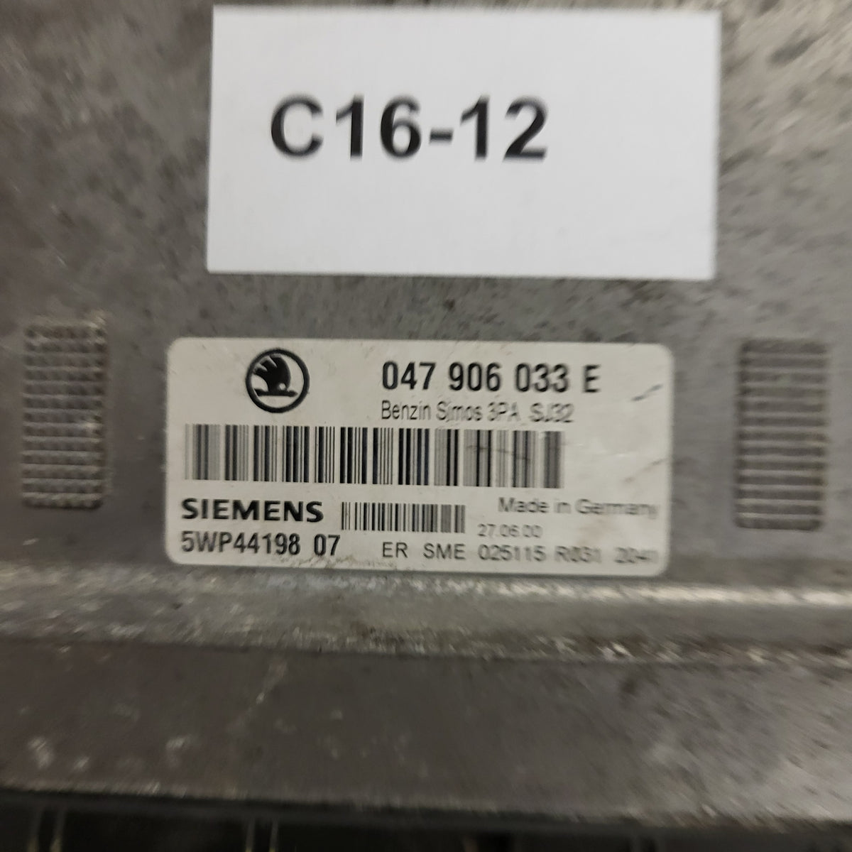 SKODA FABIA ECU / 047906033E / 5WP44198 07 / 3PA / SIEMENS - C16-12 - 3